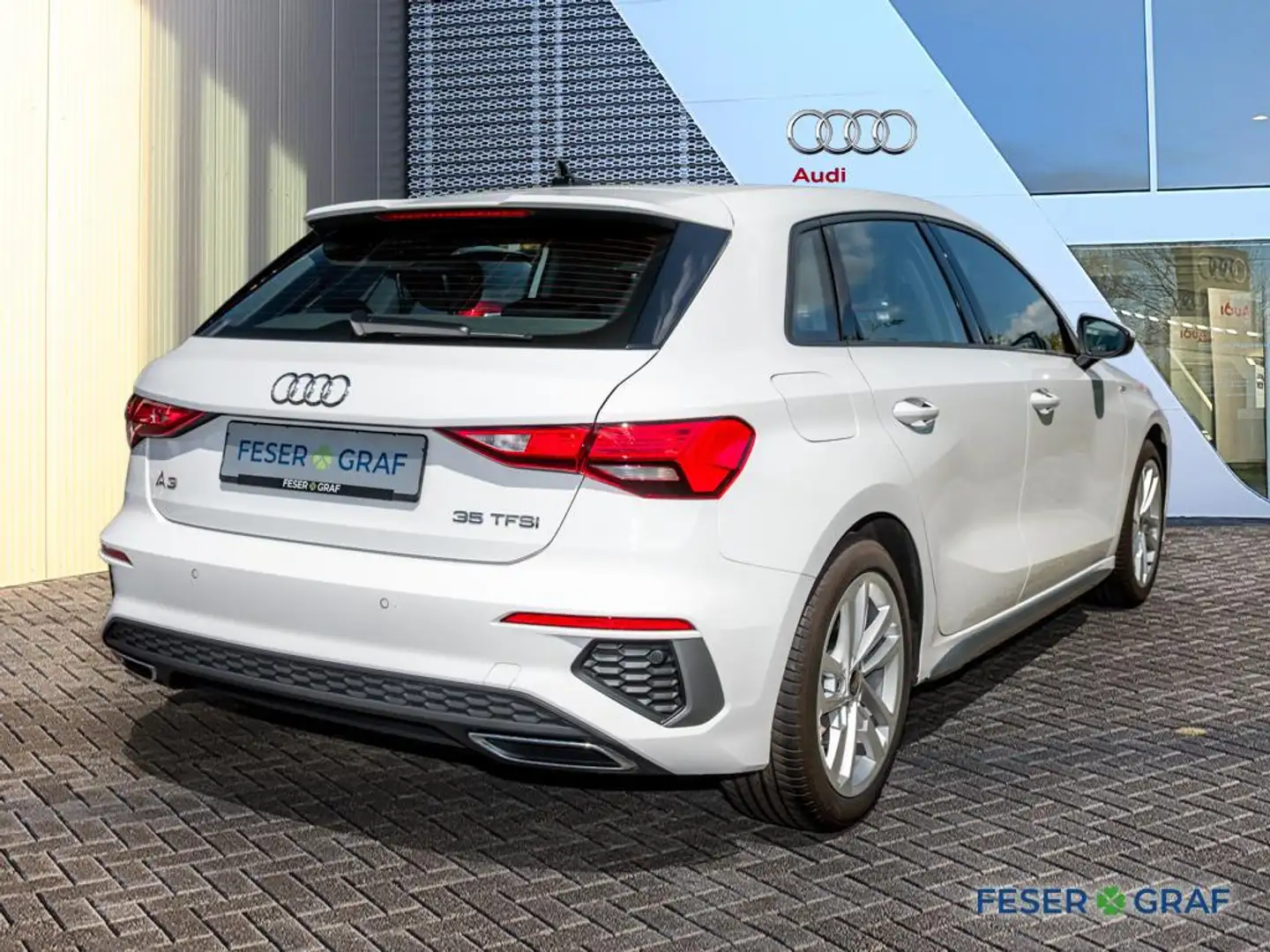 Audi A3 35TFSI Stronic S line/LED/Navi+/AHK Weiß - 2
