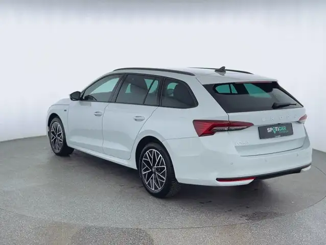 Skoda Octavia view 5