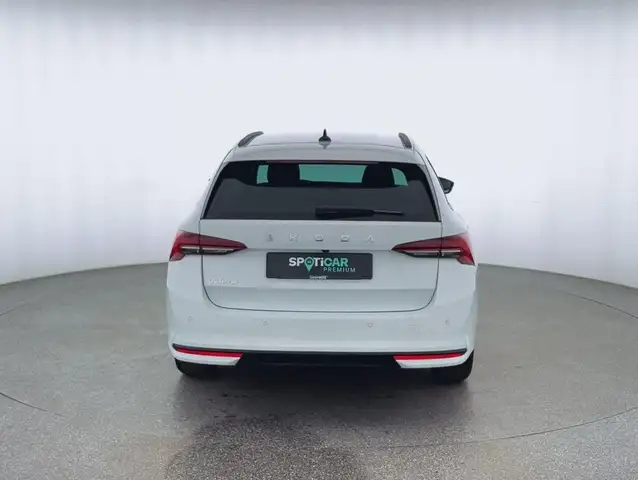 Skoda Octavia view 4