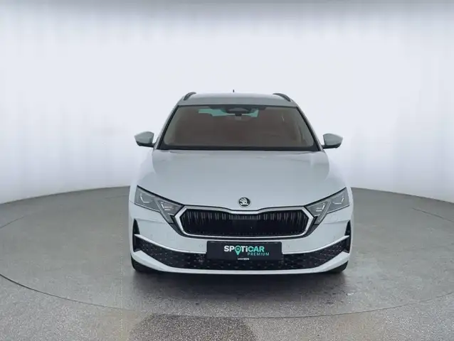 Skoda Octavia view 2