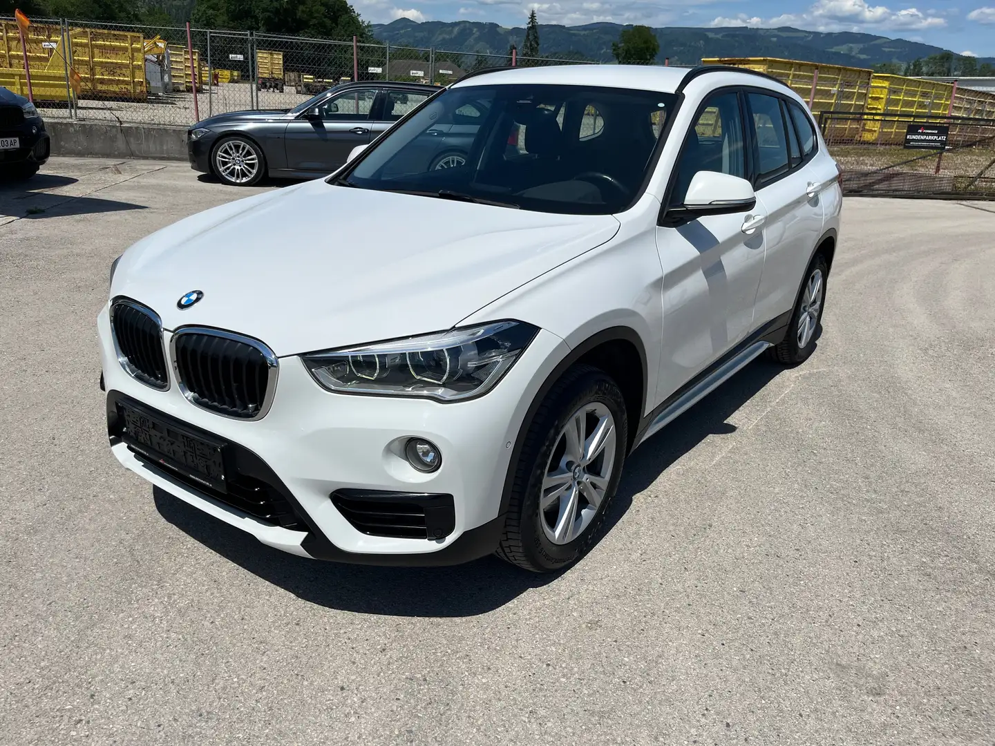 BMW X1 xDrive 18 d Sport Line Weiß - 1