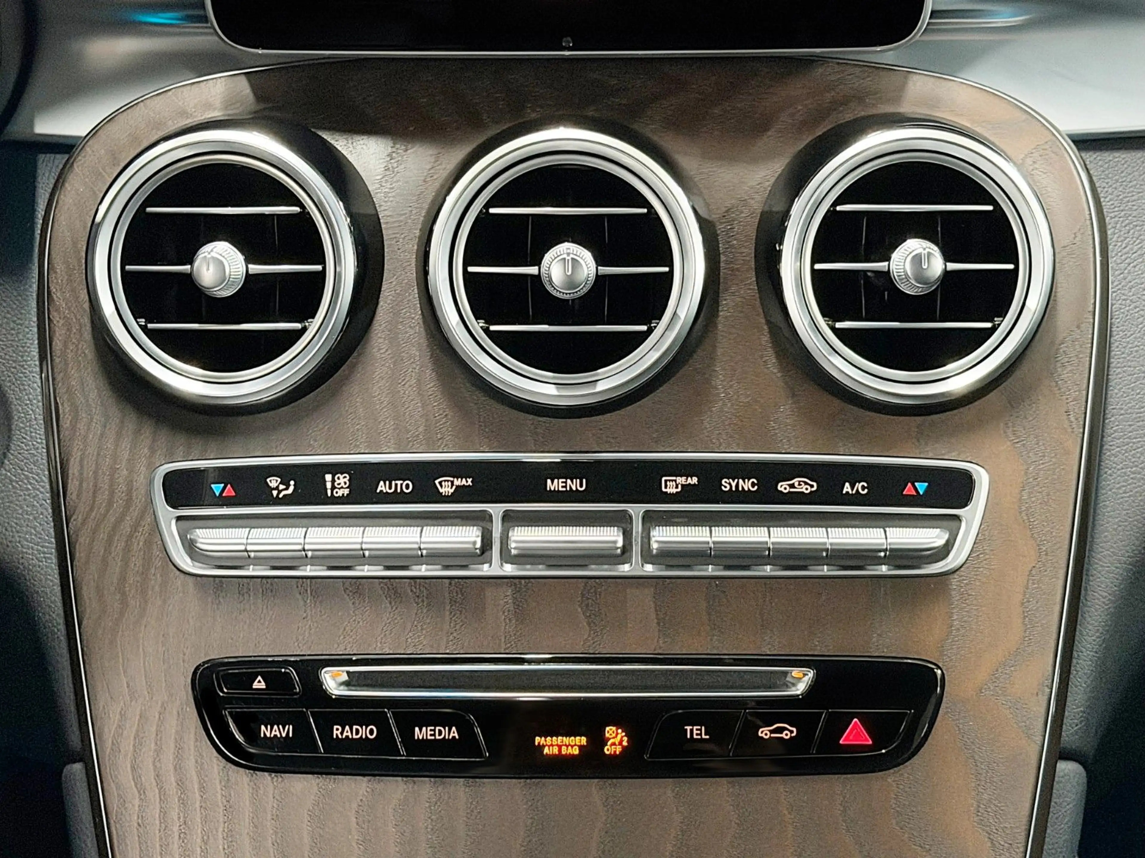Mercedes-Benz GLC 250 D 4-MATIC EXCLUSIVE AMG LINE NIGHT-PAKET — photo 14