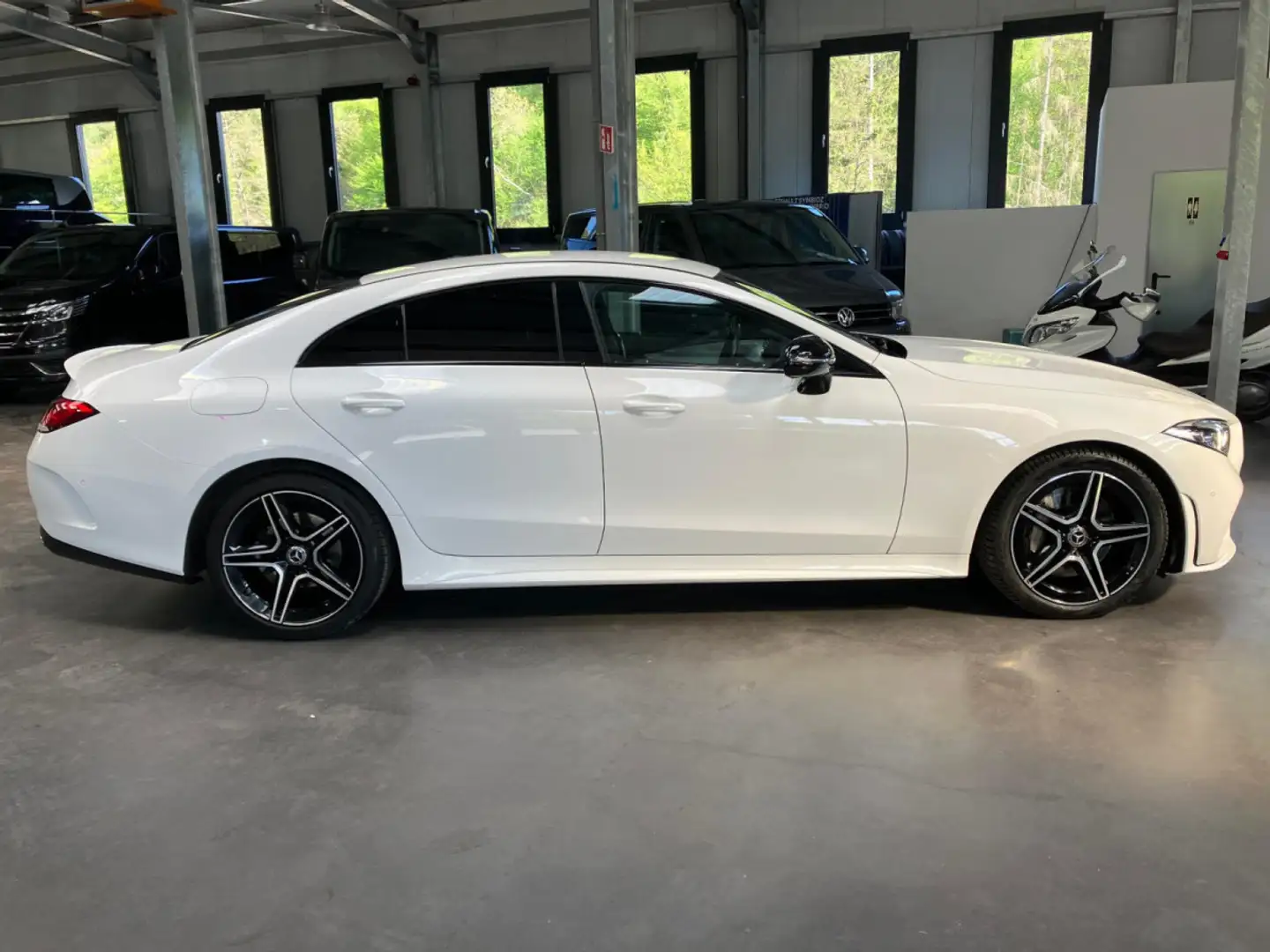 Mercedes-Benz CLS 300 Coupé AMG-Line Blanco - 2