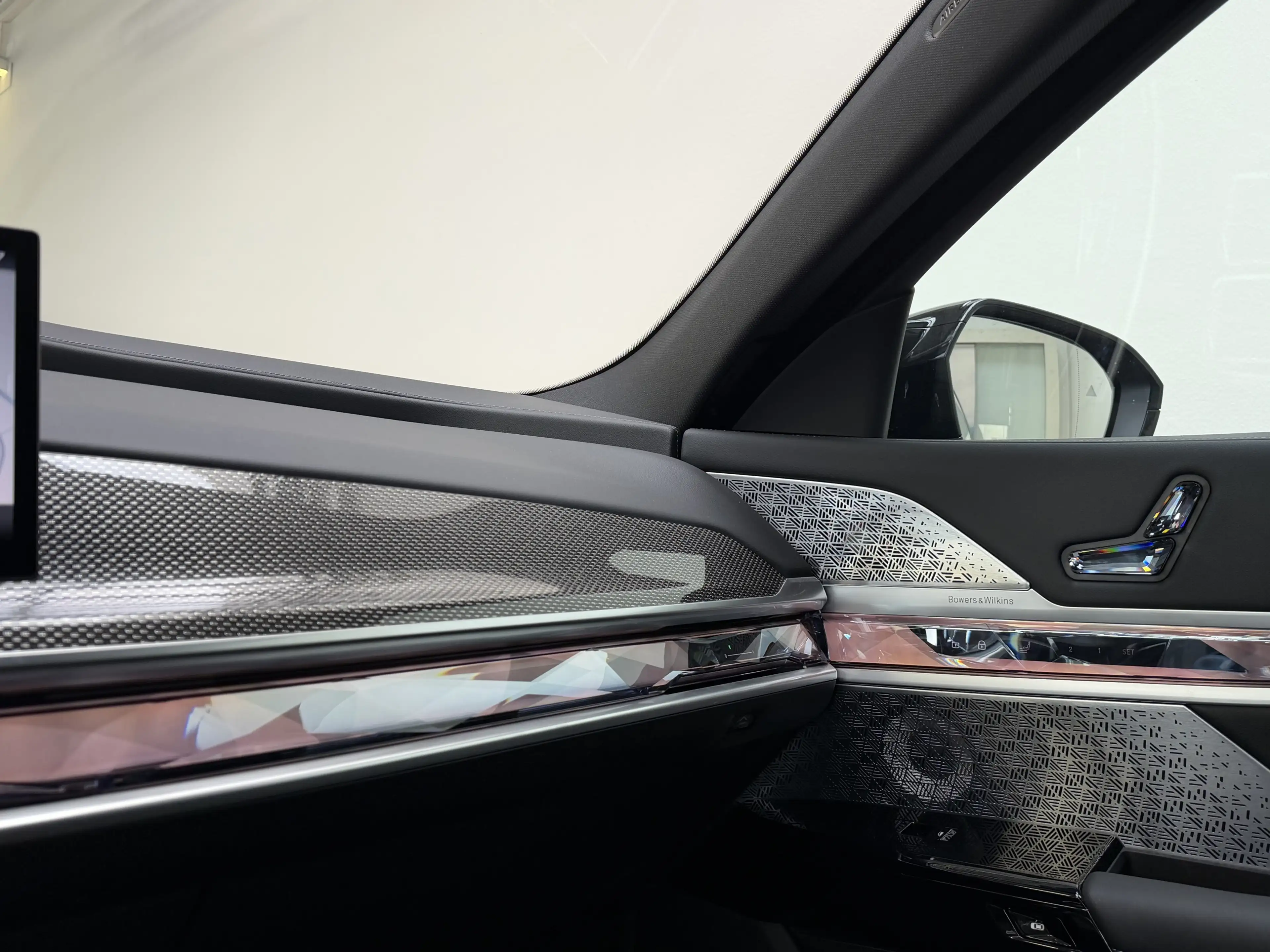 BMW 760 e xDr Performance B&W Sky Kristall DrivePro — photo 10