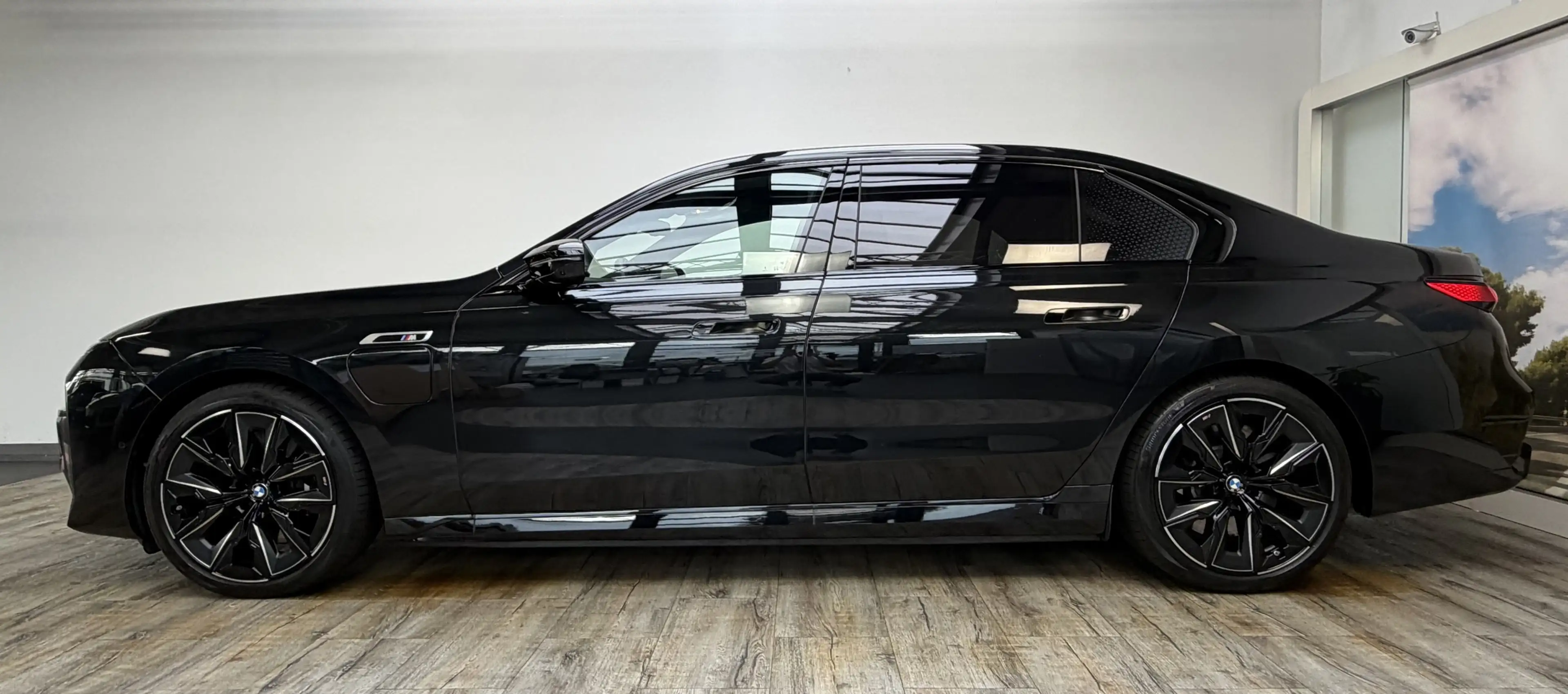 BMW 760 e xDr Performance B&W Sky Kristall DrivePro — photo 3