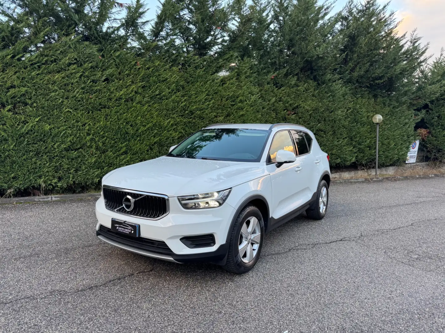 Volvo XC40 XC40 D3 Geartronic Momentum Bianco - 1