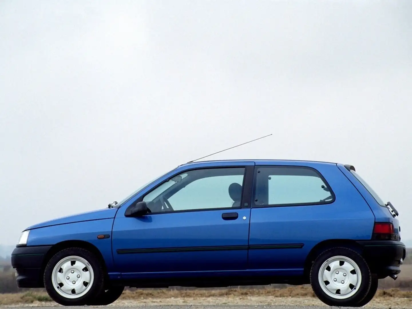 Renault Clio 3p 1.1 RN - 1