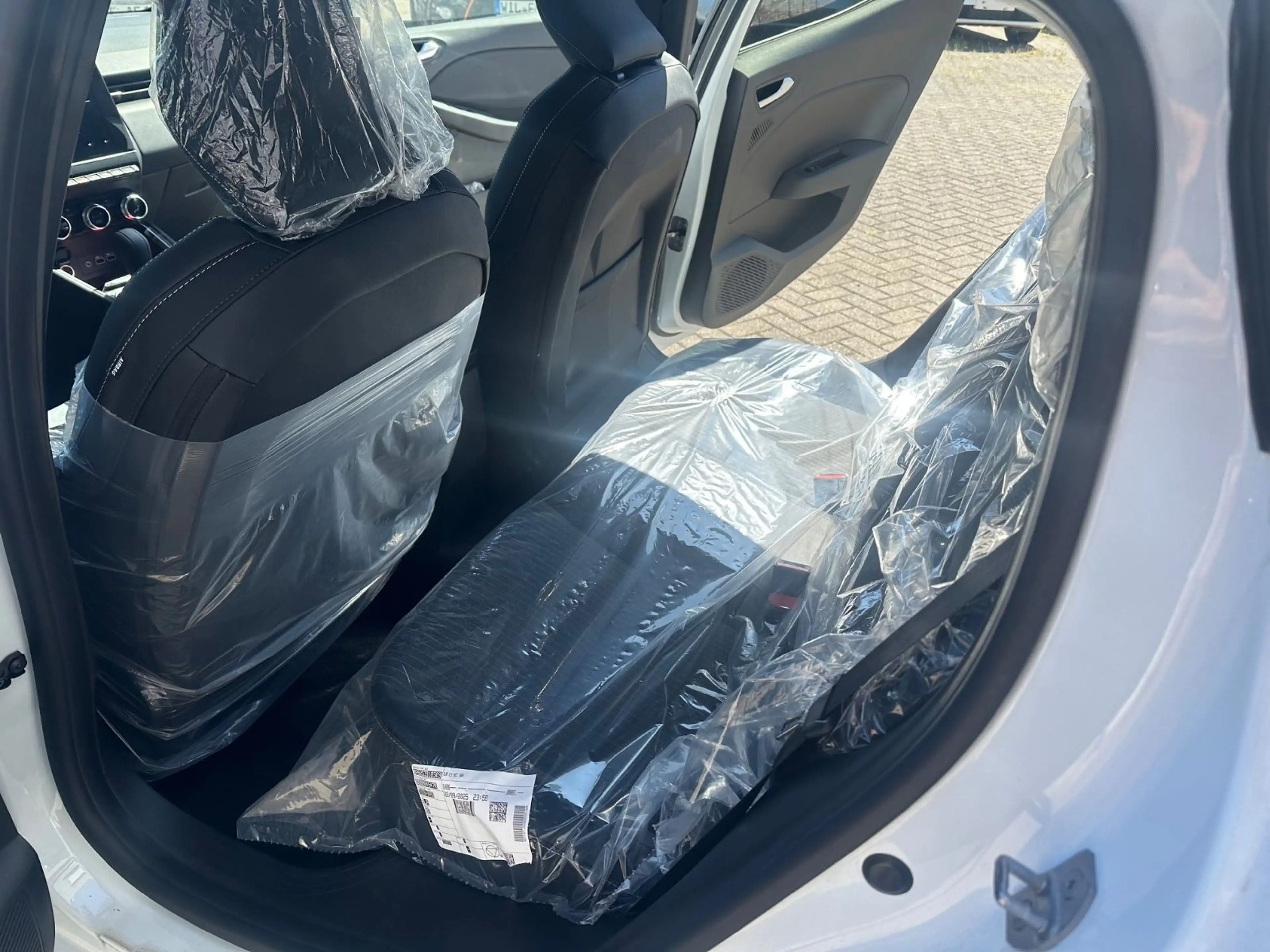 Mitsubishi Colt Top Hybrid — photo 10