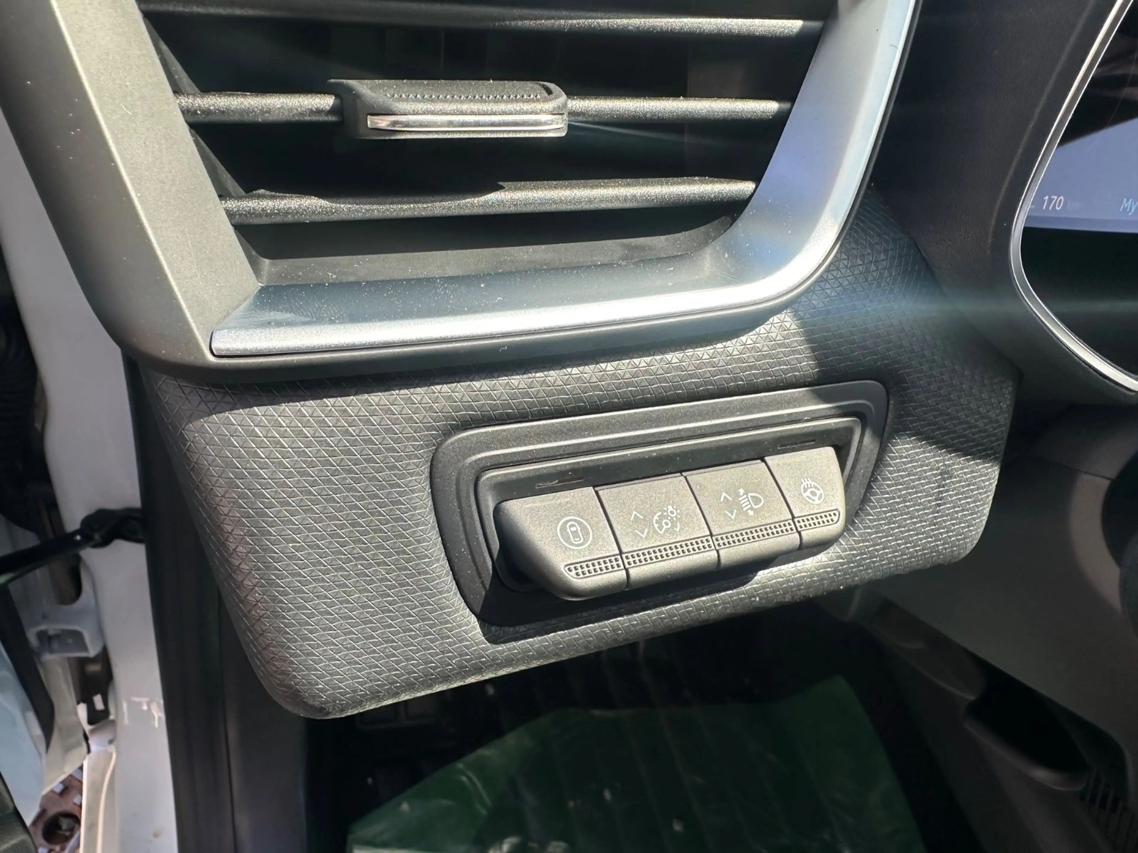 Mitsubishi Colt Top Hybrid — photo 13