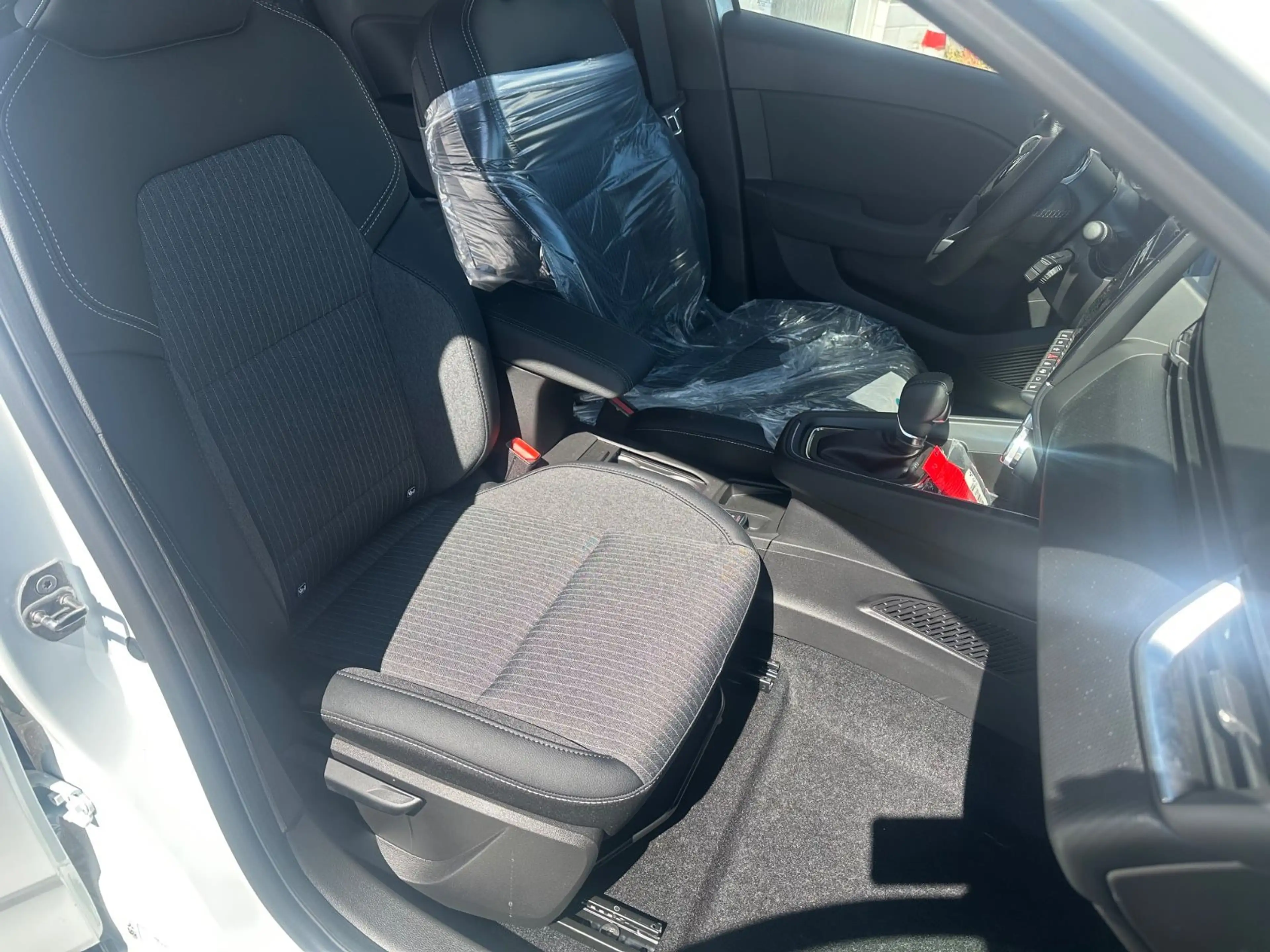 Mitsubishi Colt Top Hybrid — photo 8