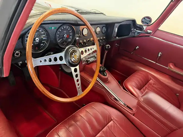 Jaguar E-Type view 12