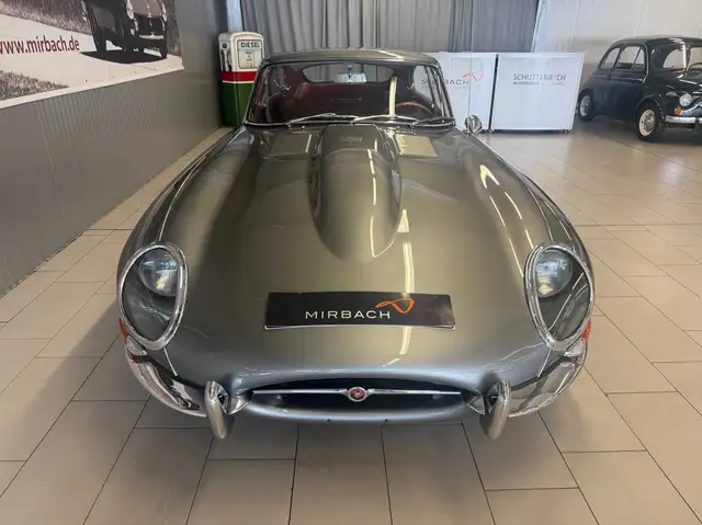Jaguar E-Type view 3