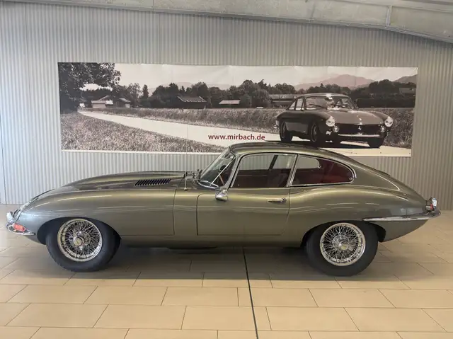 Jaguar E-Type main image