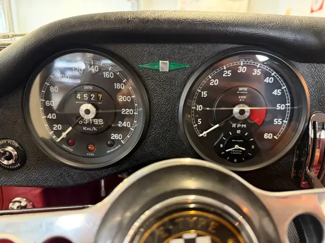 Jaguar E-Type view 10