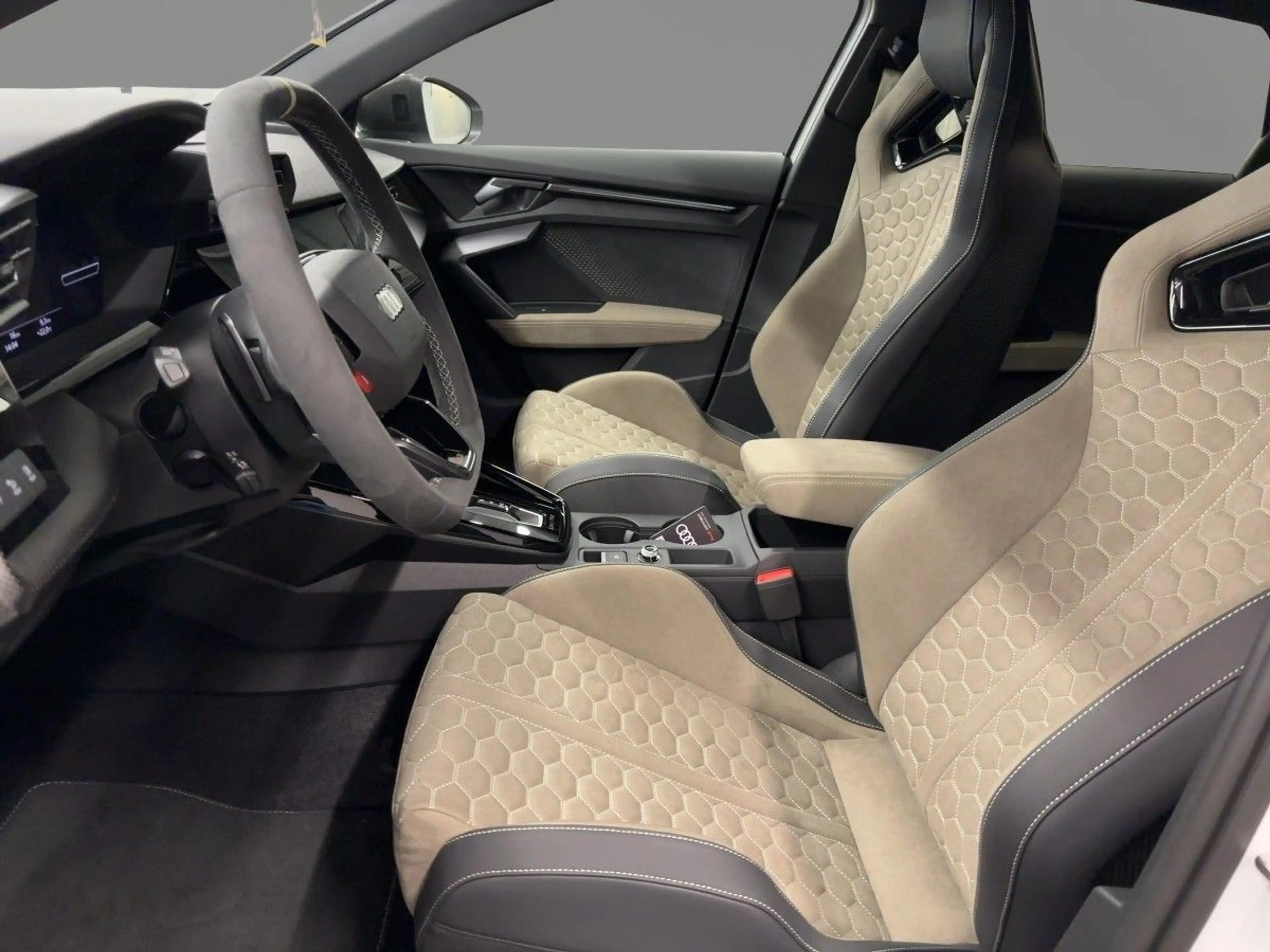 Audi RS3 S tronic — photo 8