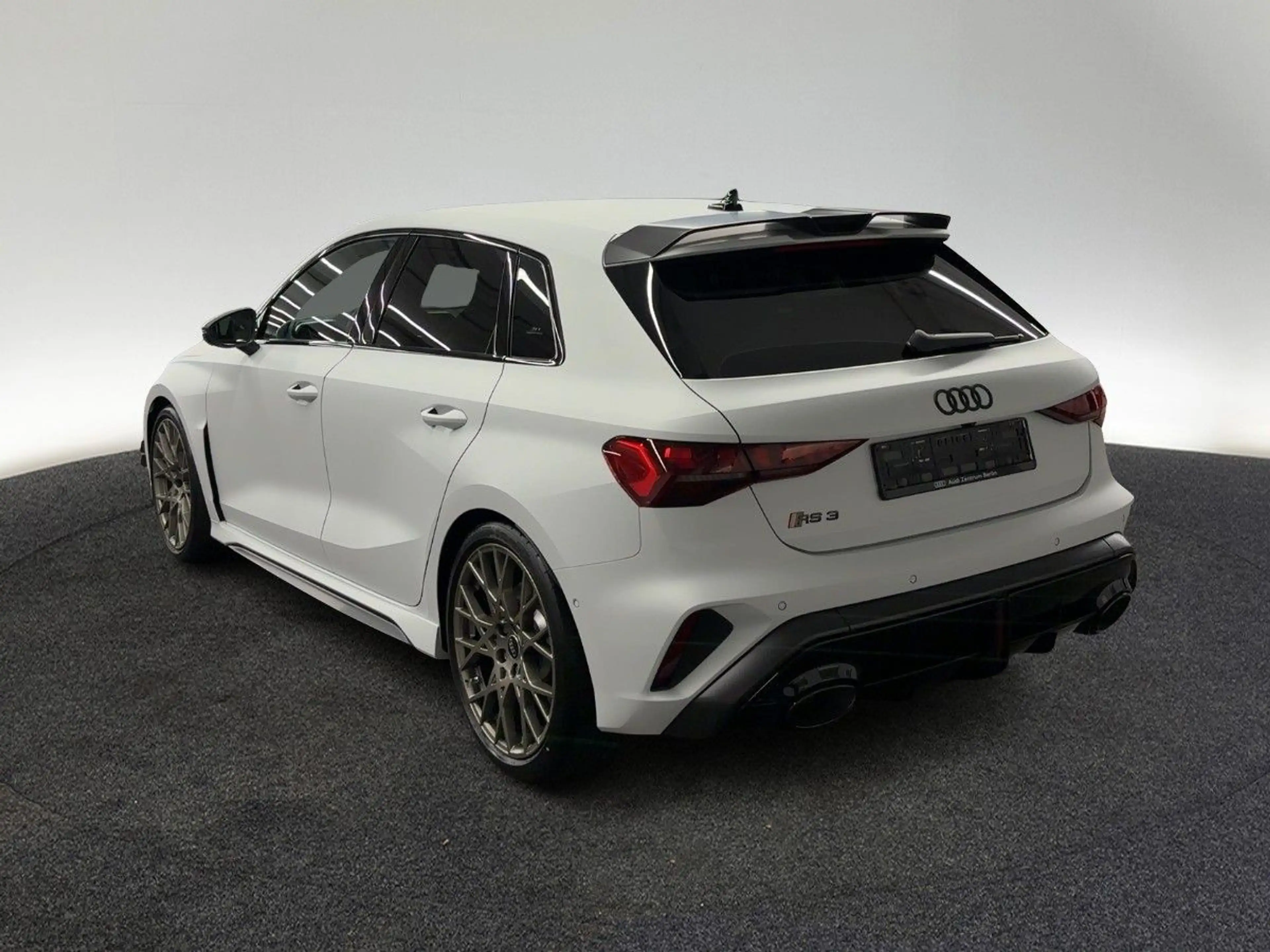 Audi RS3 S tronic — photo 4