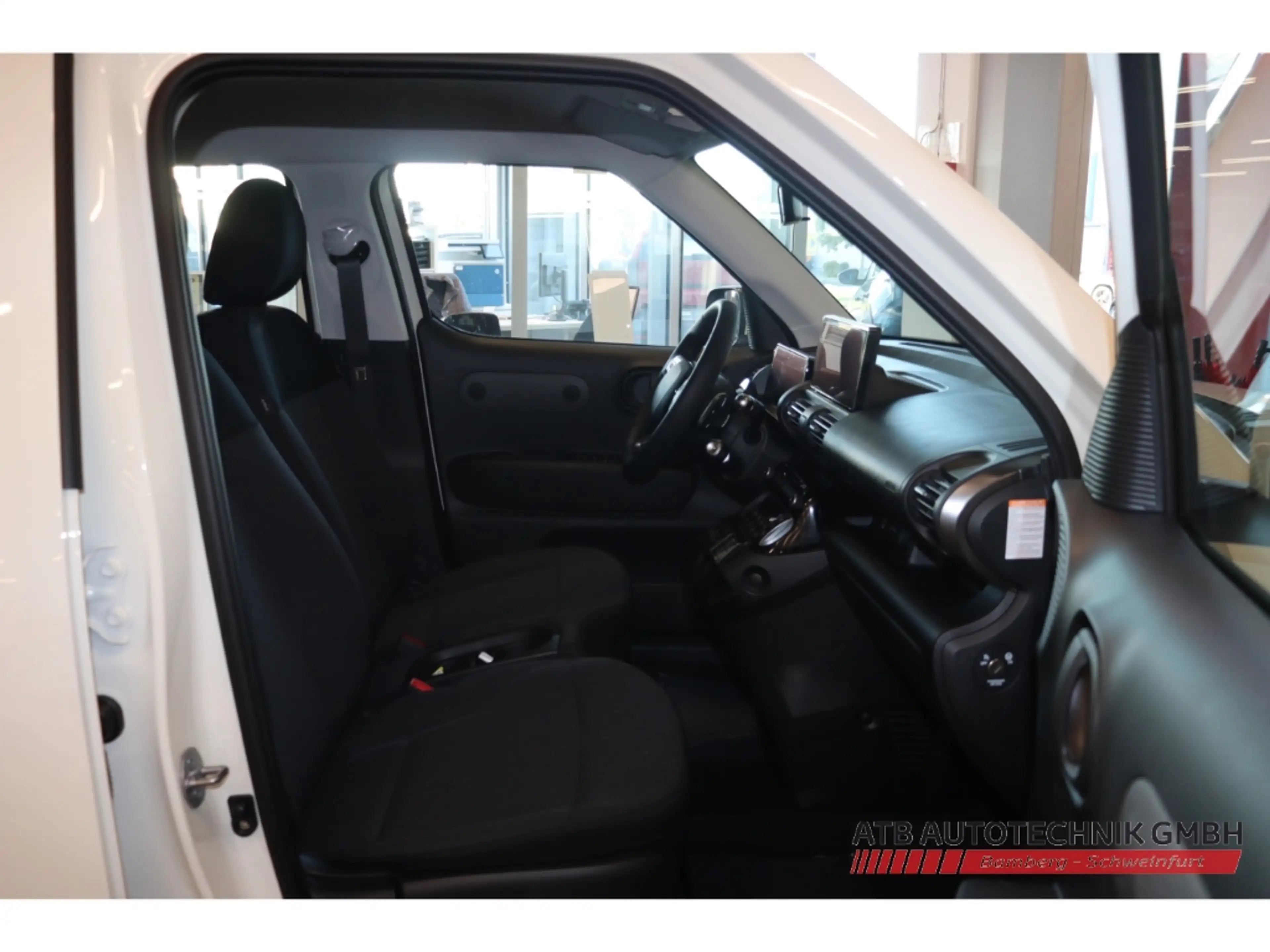 Hyundai Inster Select MY27 42 kWh 97 PS 2WD Navi  ACC Apple CarPl — photo 12