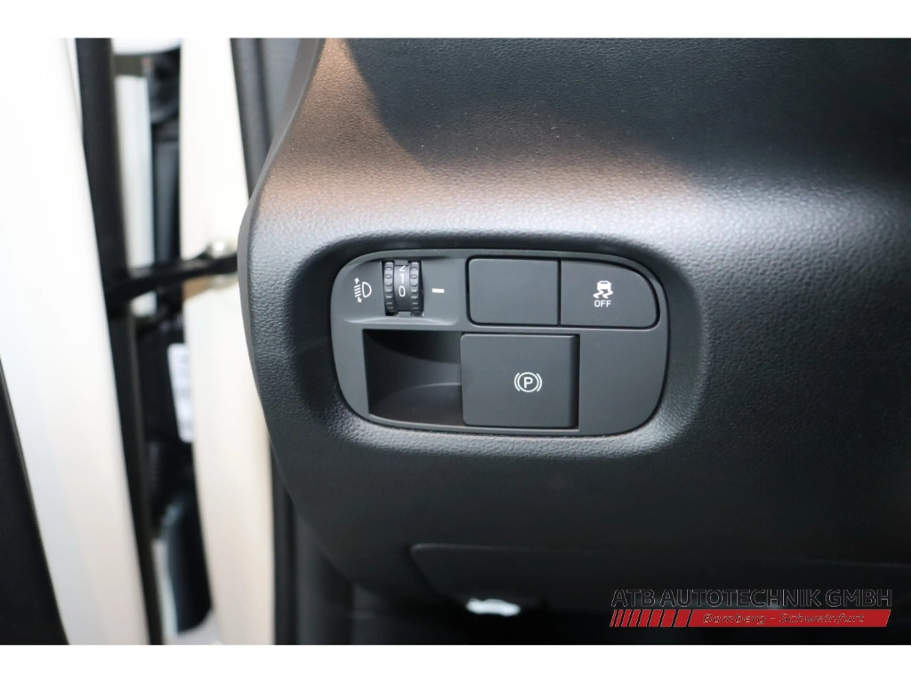 Hyundai Inster Select MY27 42 kWh 97 PS 2WD Navi  ACC Apple CarPl — photo 14
