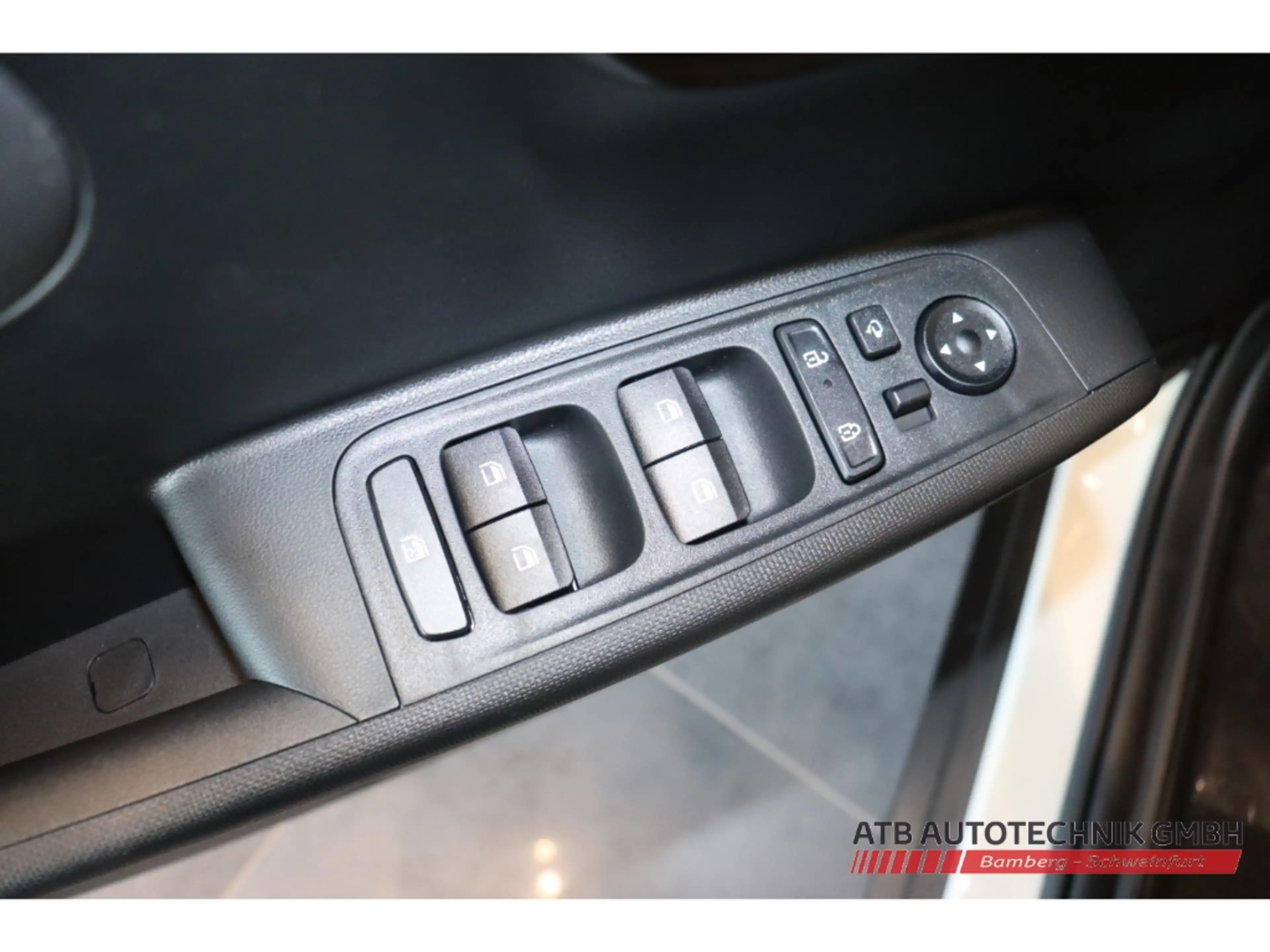 Hyundai Inster Select MY27 42 kWh 97 PS 2WD Navi  ACC Apple CarPl — photo 13