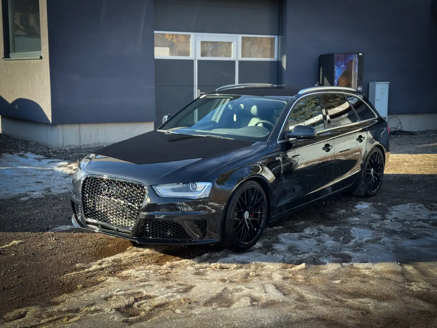 Audi A4 Avant 3.0 TDI DPF quattro S tronic line Sportpaket - 1