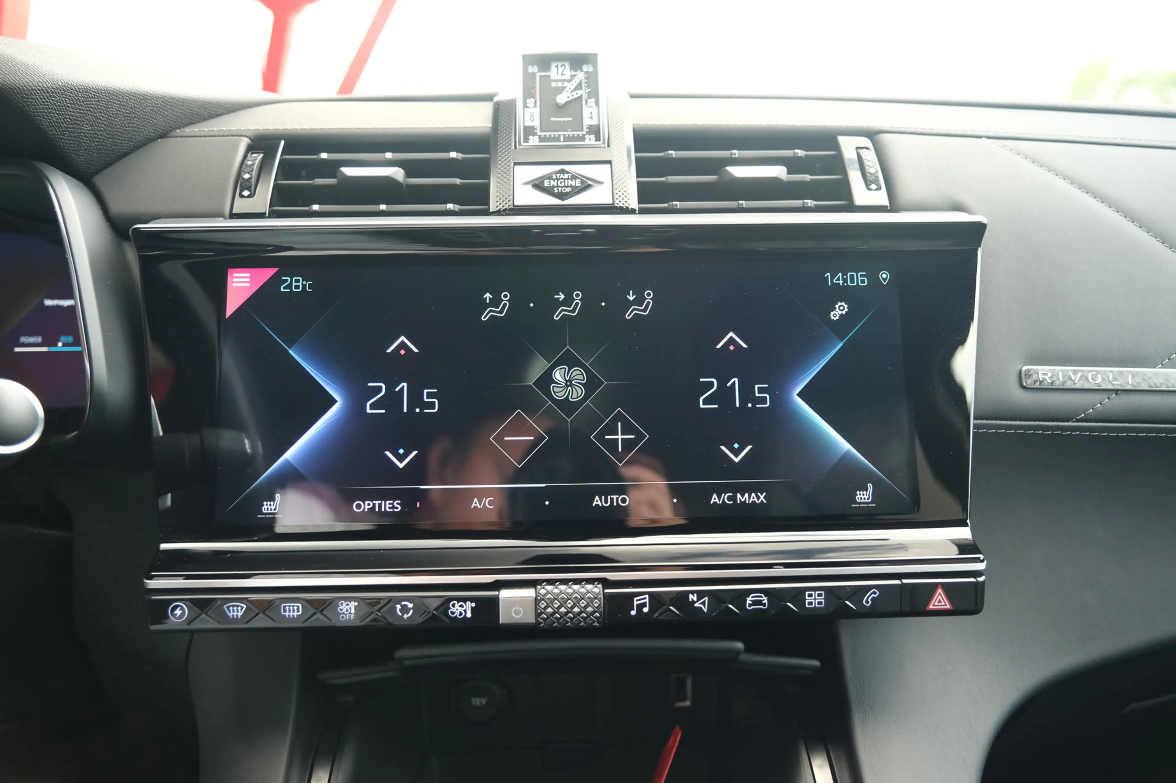 DS Automobiles DS 7 Crossback E-Tense 4x4 Be Chic — photo 11