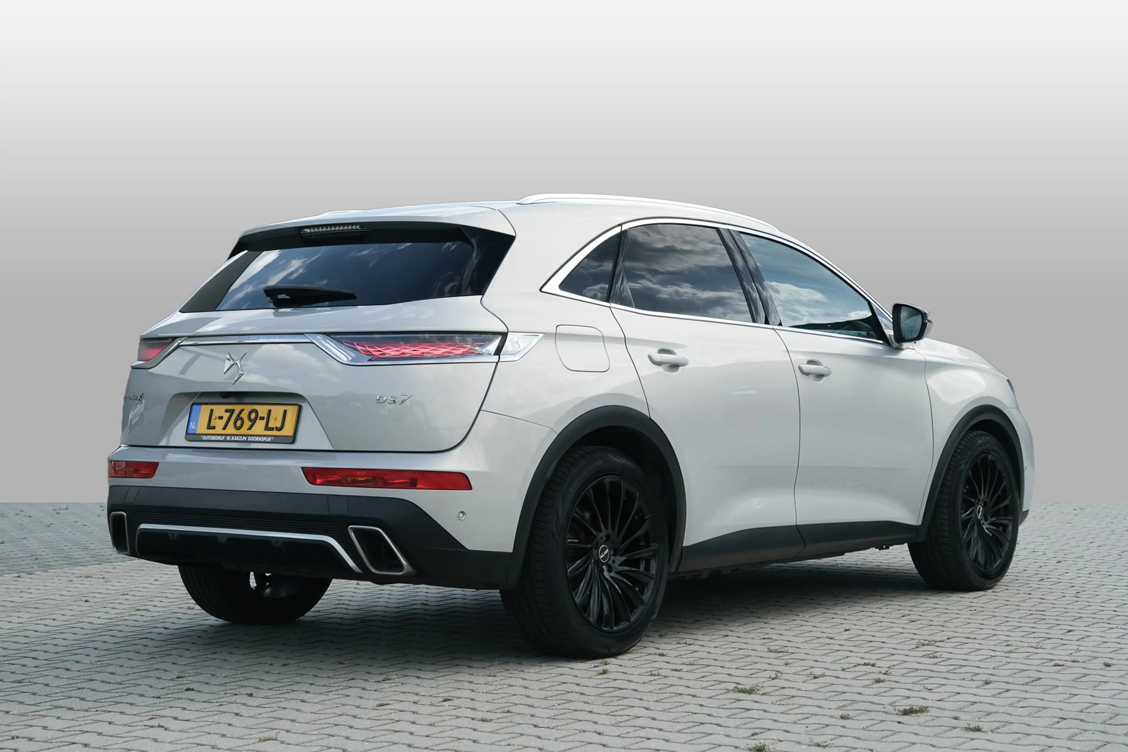 DS Automobiles DS 7 Crossback E-Tense 4x4 Be Chic — photo 3