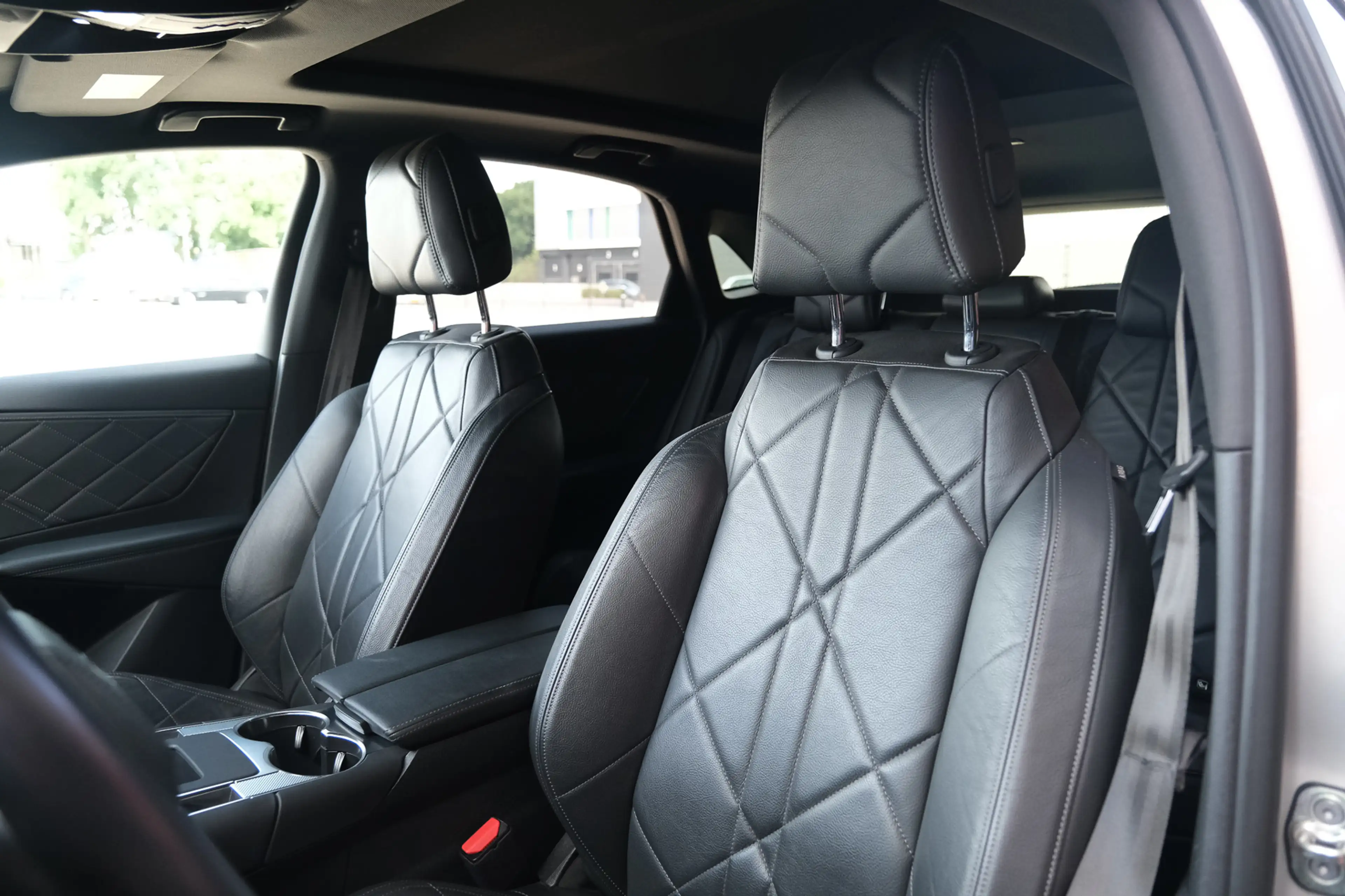 DS Automobiles DS 7 Crossback E-Tense 4x4 Be Chic — photo 28