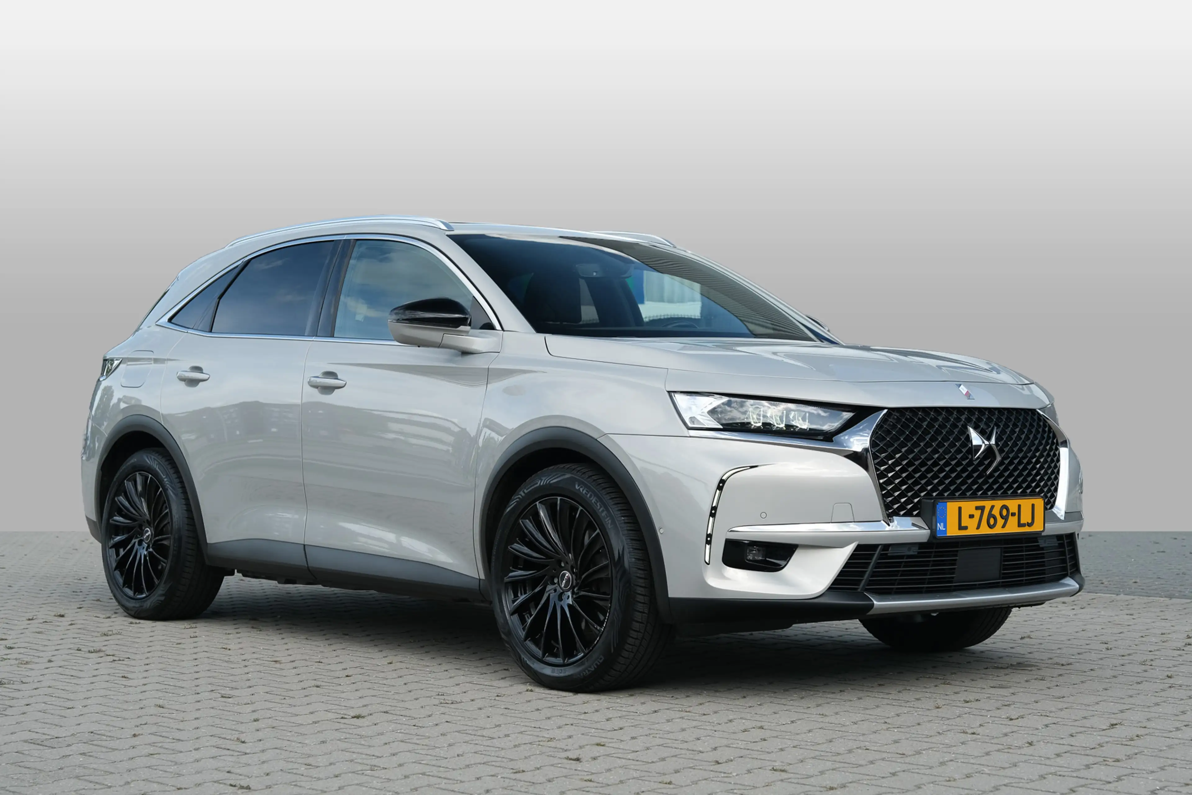 DS Automobiles DS 7 Crossback E-Tense 4x4 Be Chic — photo 2