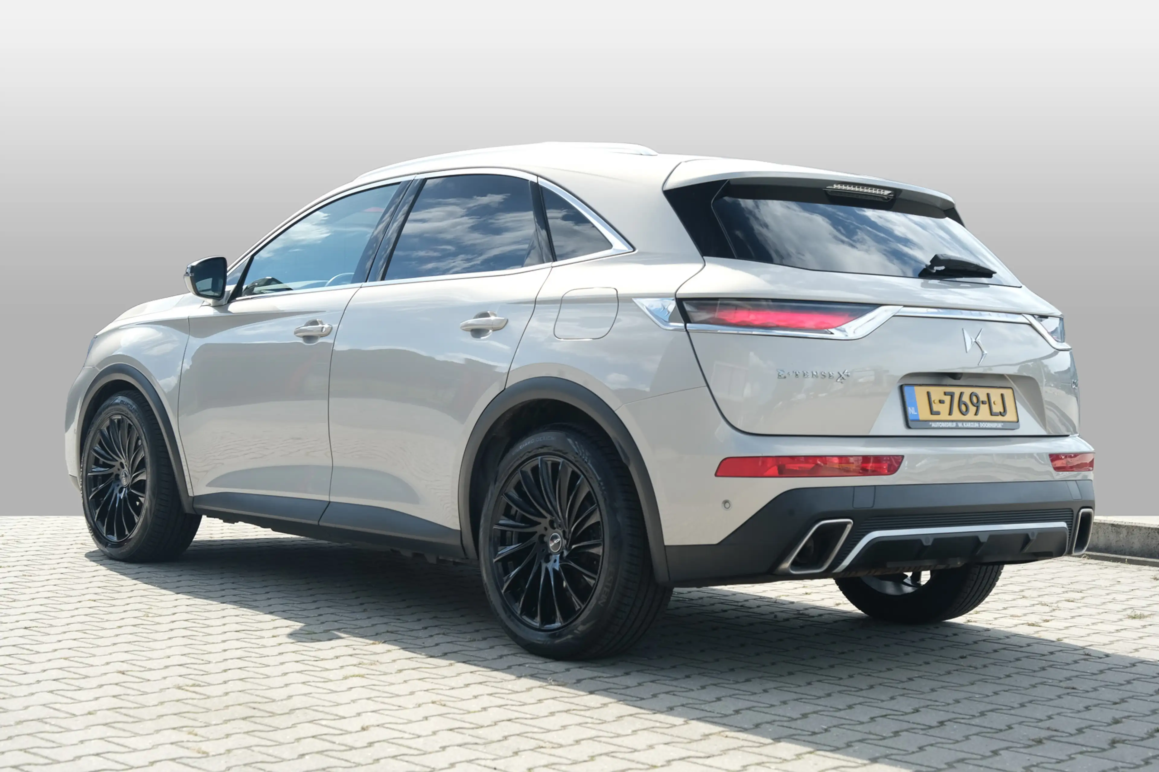 DS Automobiles DS 7 Crossback E-Tense 4x4 Be Chic — photo 4