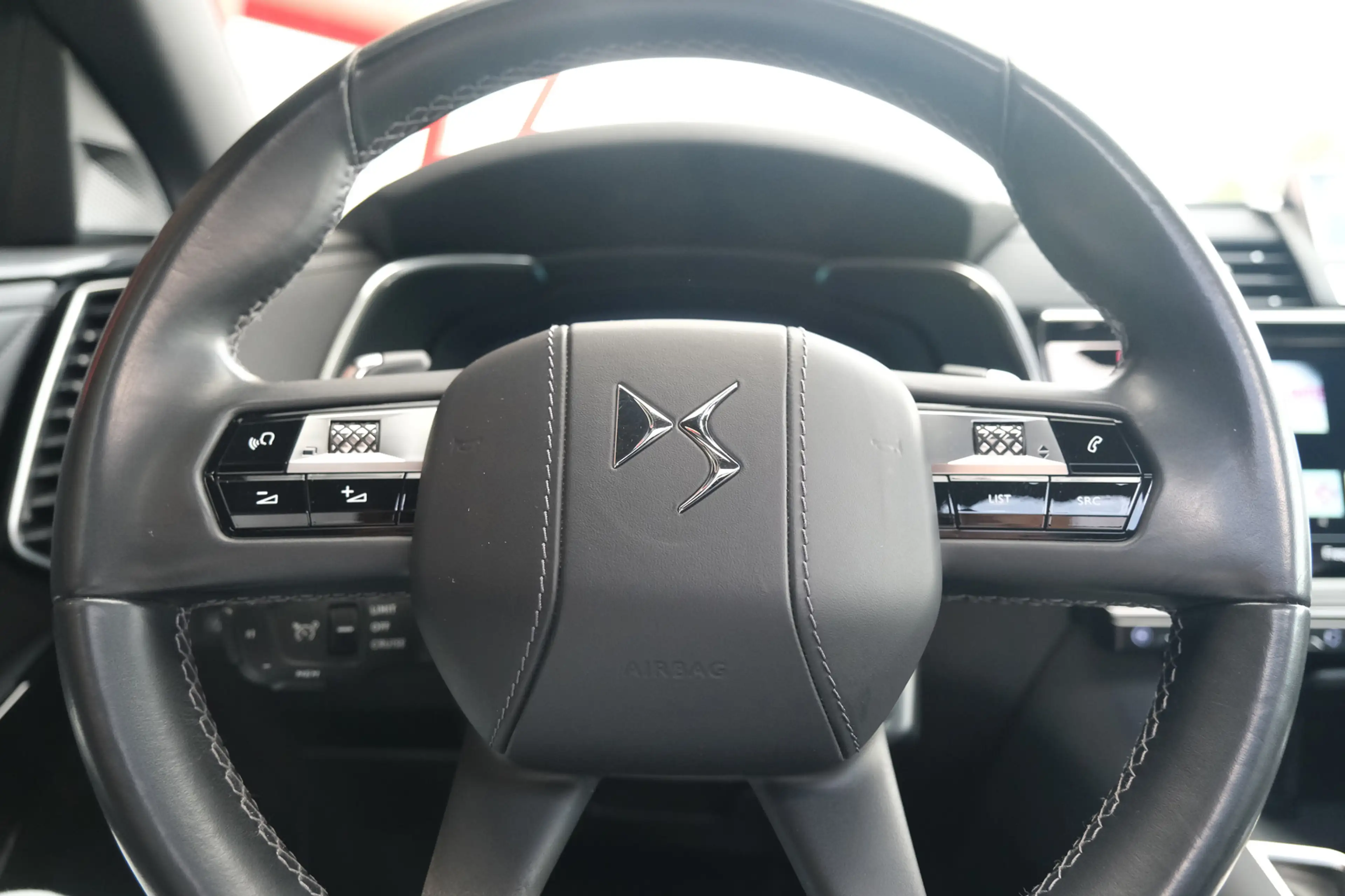 DS Automobiles DS 7 Crossback E-Tense 4x4 Be Chic — photo 22