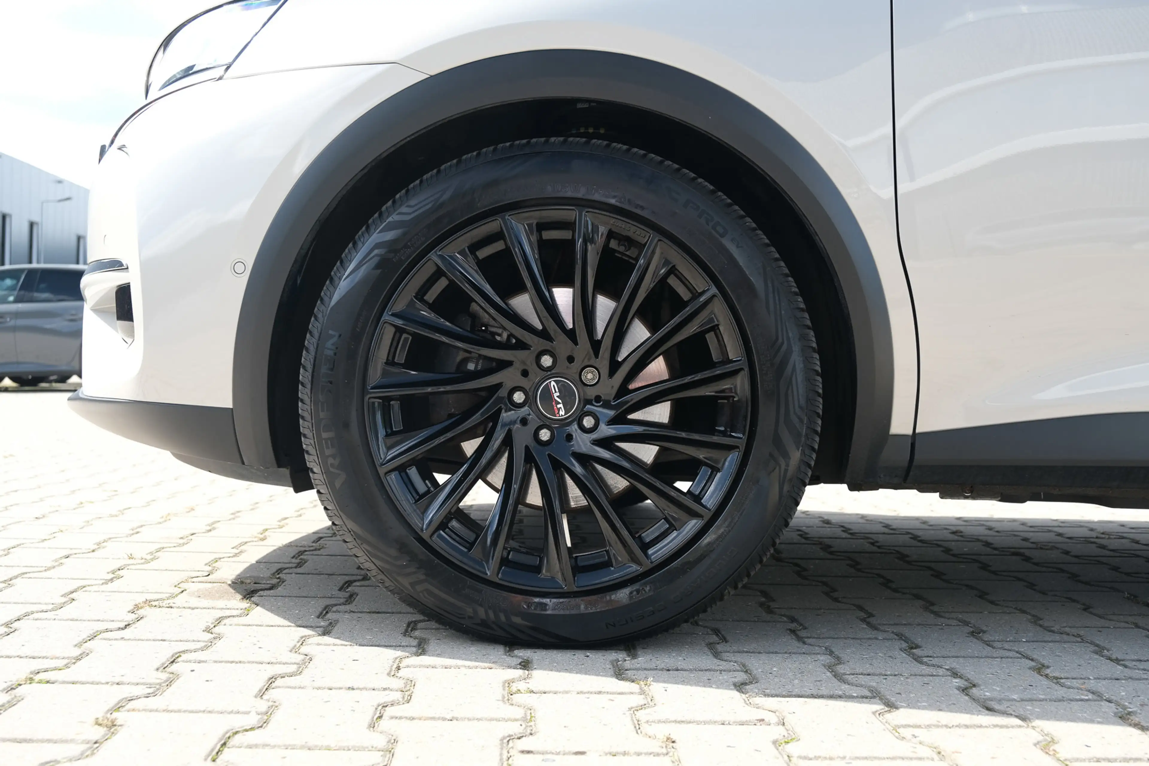 DS Automobiles DS 7 Crossback E-Tense 4x4 Be Chic — photo 6