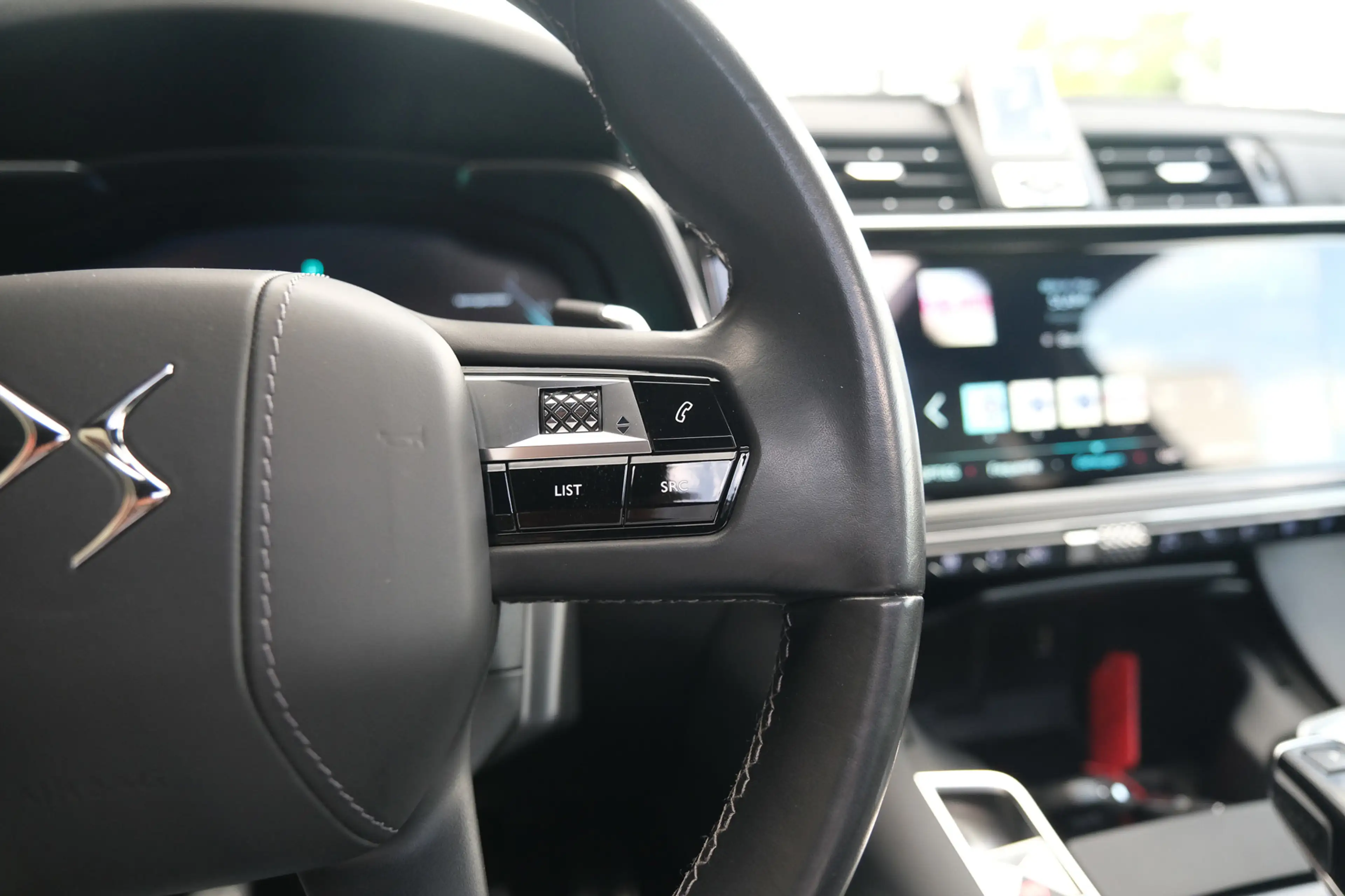 DS Automobiles DS 7 Crossback E-Tense 4x4 Be Chic — photo 17