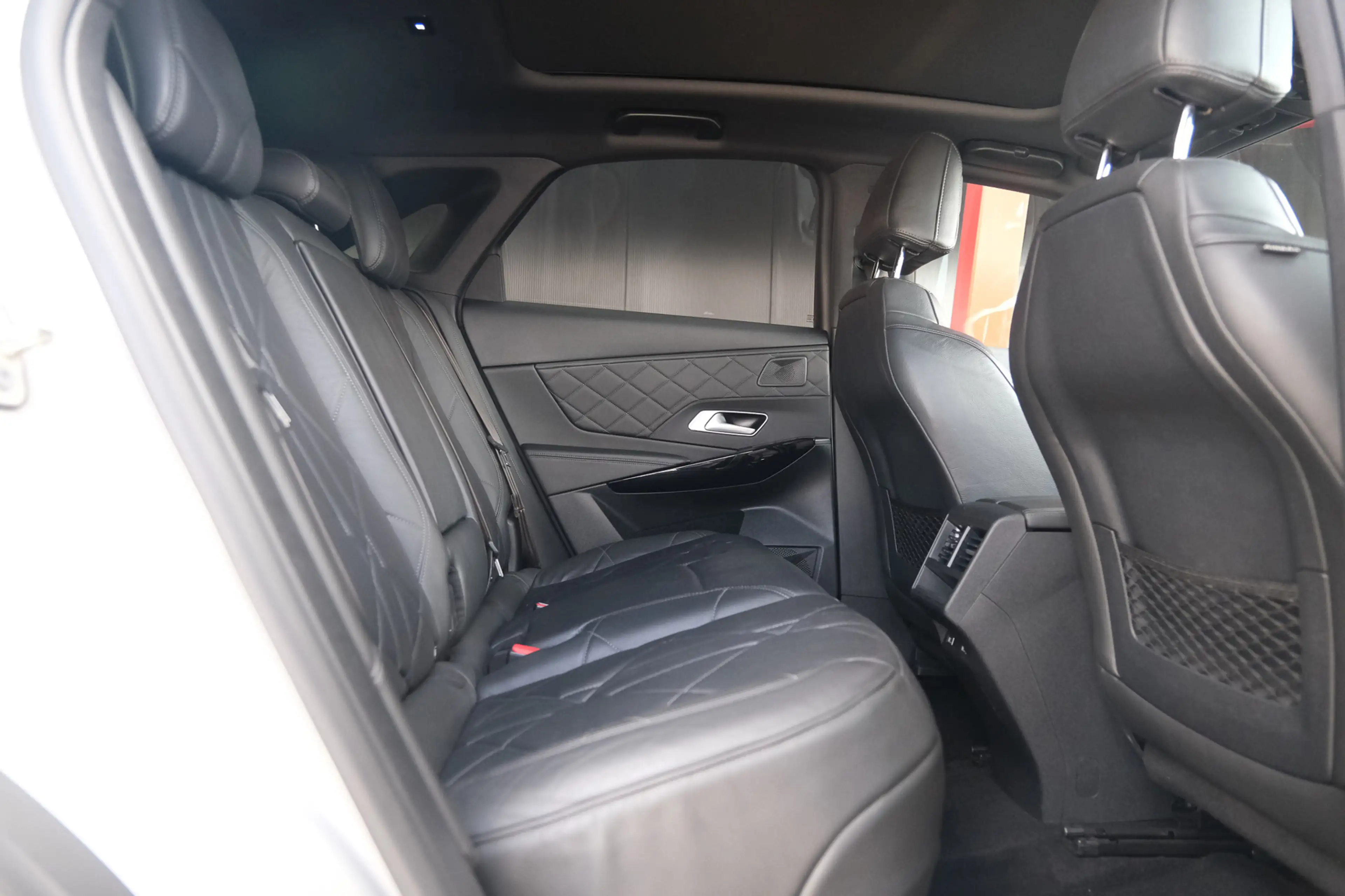 DS Automobiles DS 7 Crossback E-Tense 4x4 Be Chic — photo 31