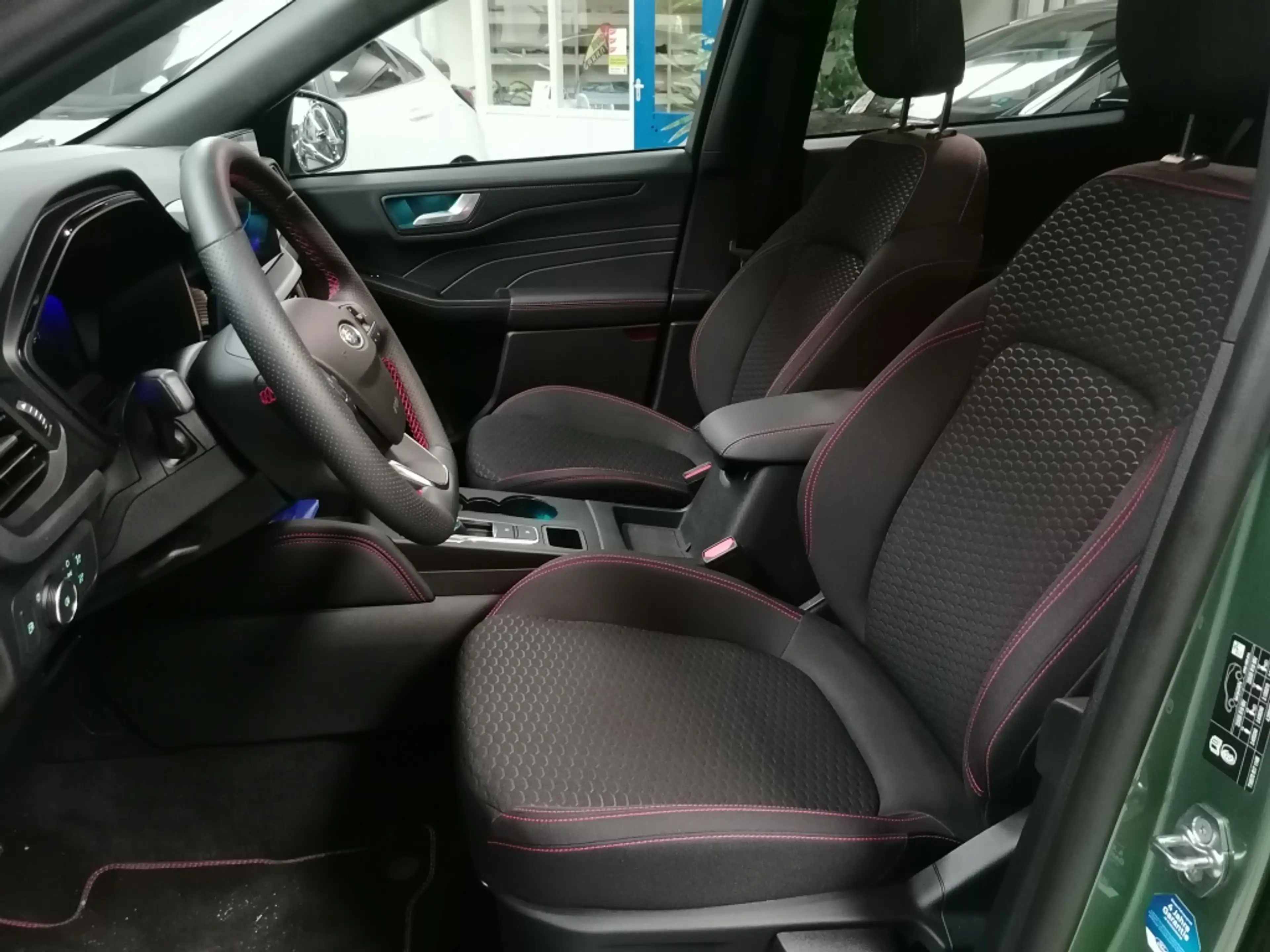 Ford Kuga 2.5 PHEV ST-Line (trekhaak) — photo 10
