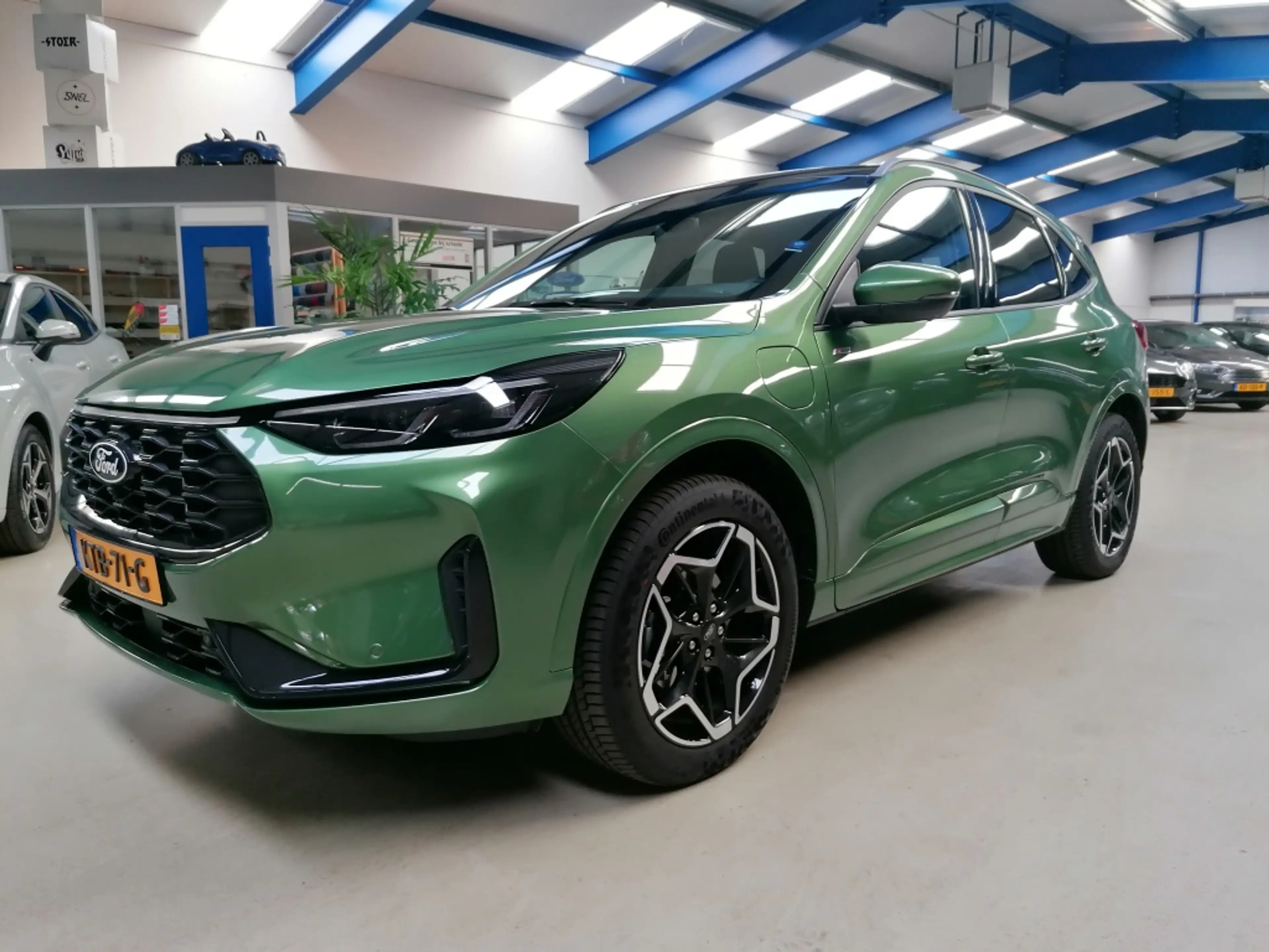 Ford Kuga 2.5 PHEV ST-Line (trekhaak) — photo 3