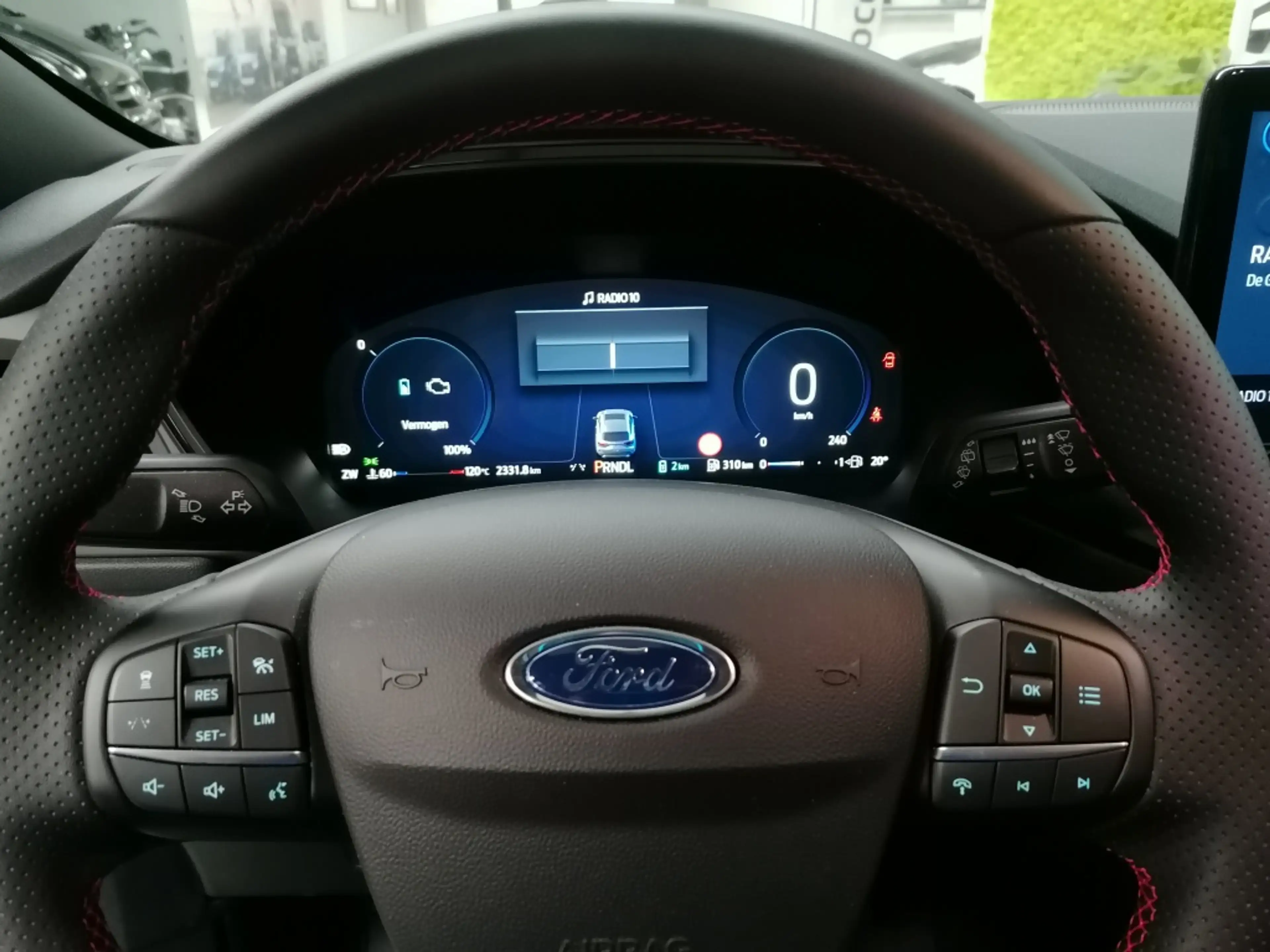 Ford Kuga 2.5 PHEV ST-Line (trekhaak) — photo 9