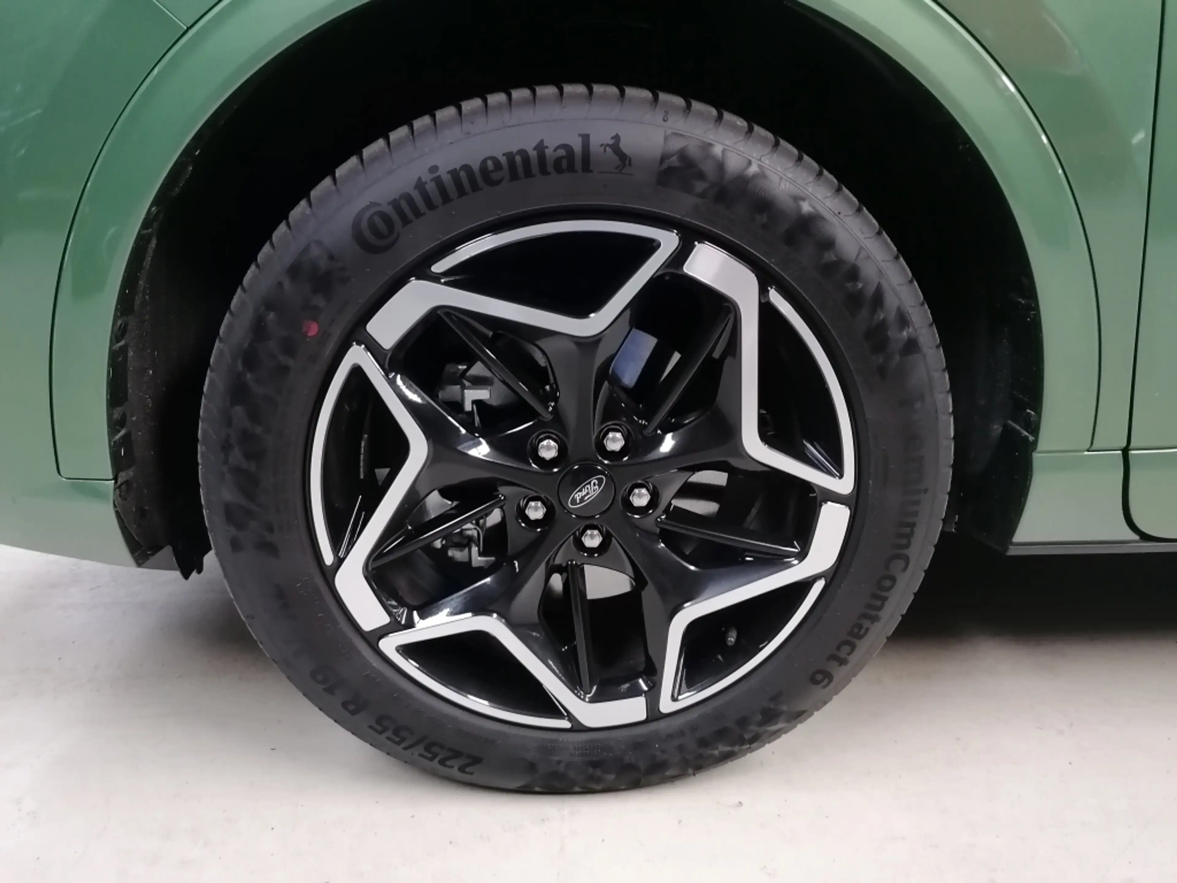 Ford Kuga 2.5 PHEV ST-Line (trekhaak) — photo 2