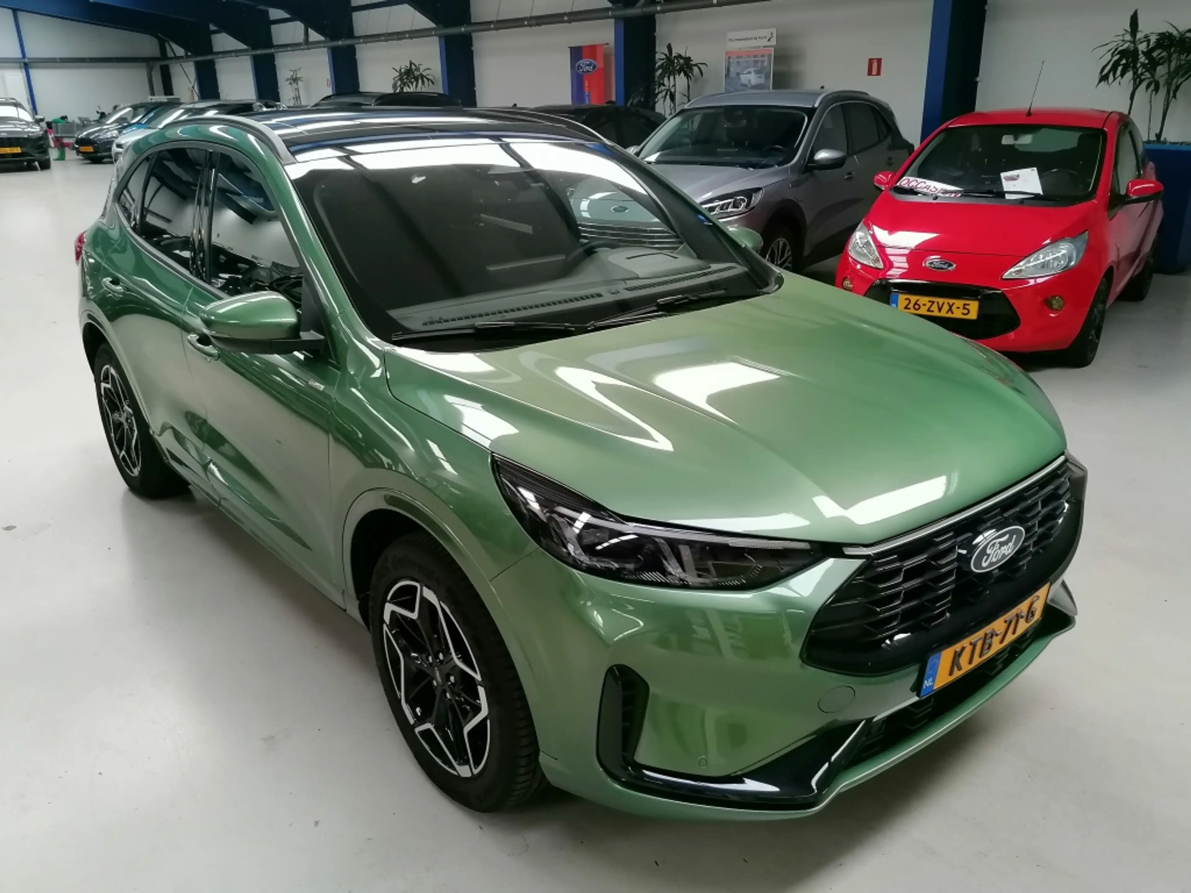 Ford Kuga 2.5 PHEV ST-Line (trekhaak) — photo 6
