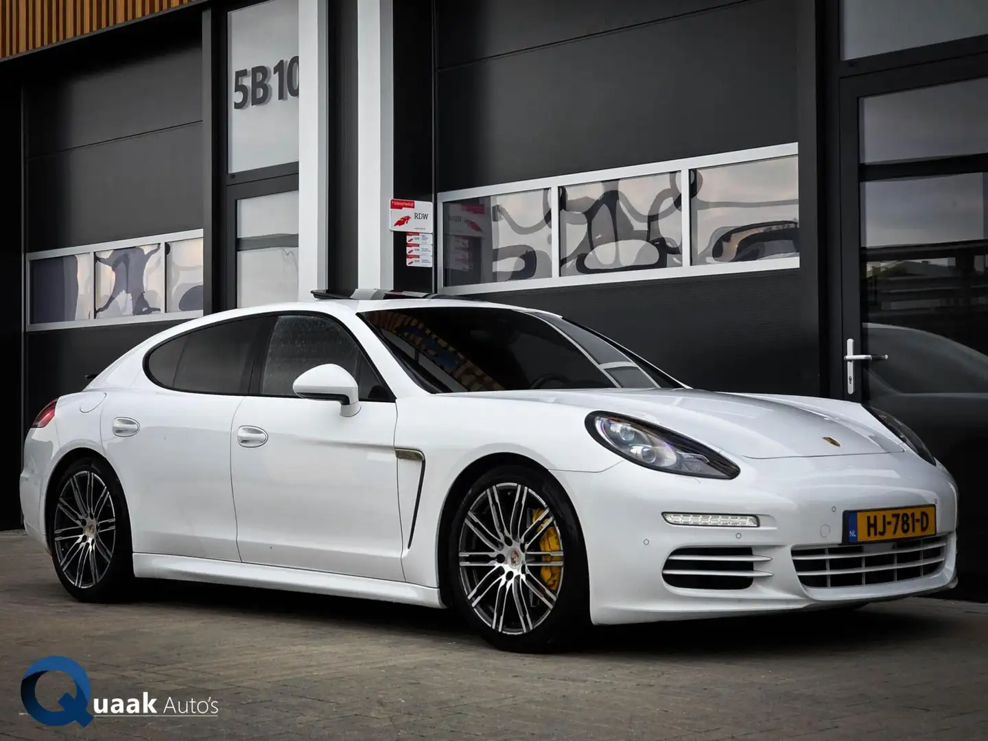 Porsche Panamera S 3.0 E-Hybrid | SPORTCHRONO | PANO | LUCHTVERING Weiß - 1