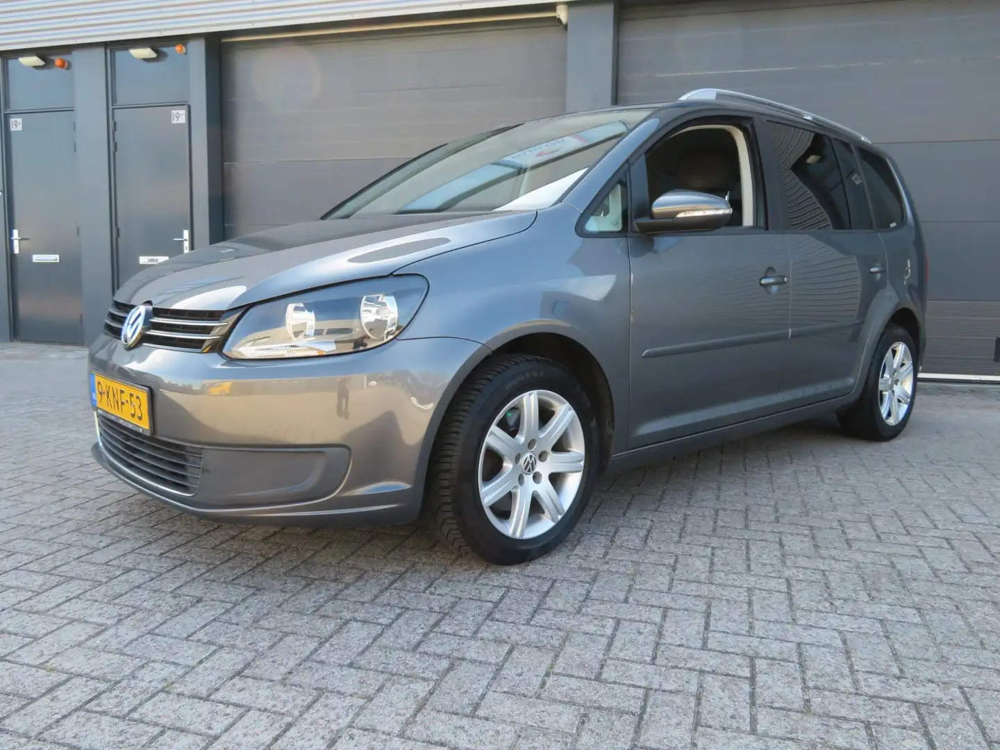 Volkswagen Touran 1.4 TSI Comfortline nieuwstaat 126415 km nap Grijs - 1