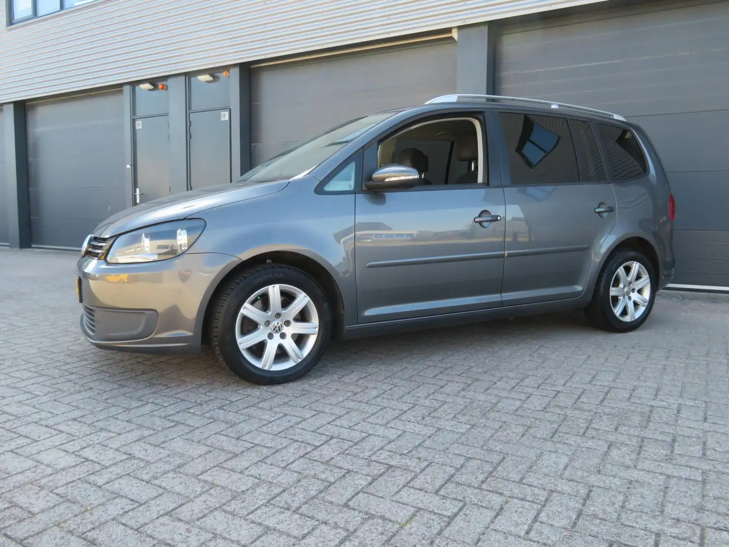 Volkswagen Touran 1.4 TSI Comfortline nieuwstaat 126415 km nap Grijs - 2
