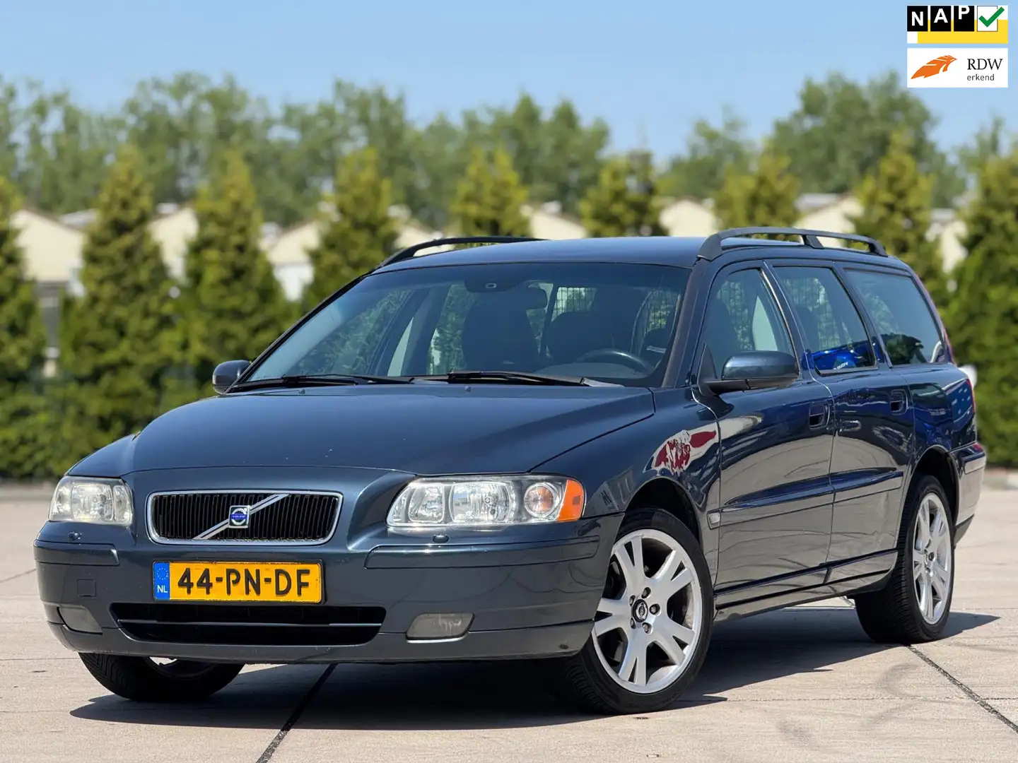 Volvo V70 2.5T Momentum | Automaat | APK 02-06-2026 | Trekha Bleu - 1
