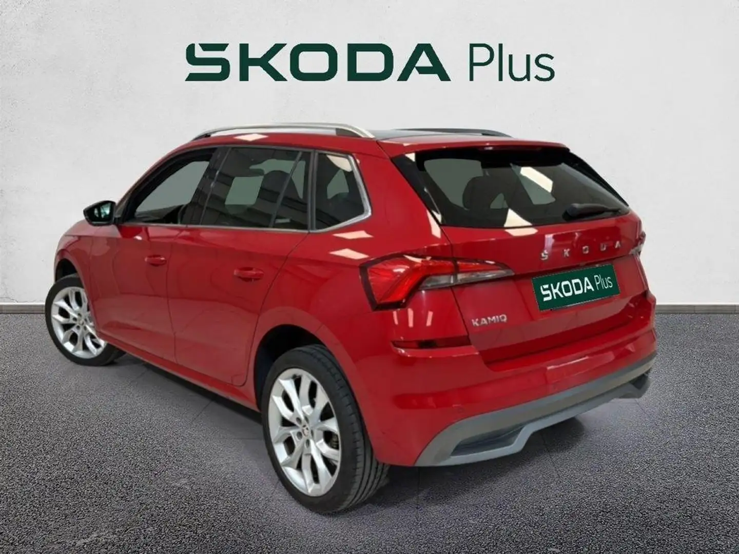 Skoda Kamiq 1.5 TSI Sport DSG Rojo - 2