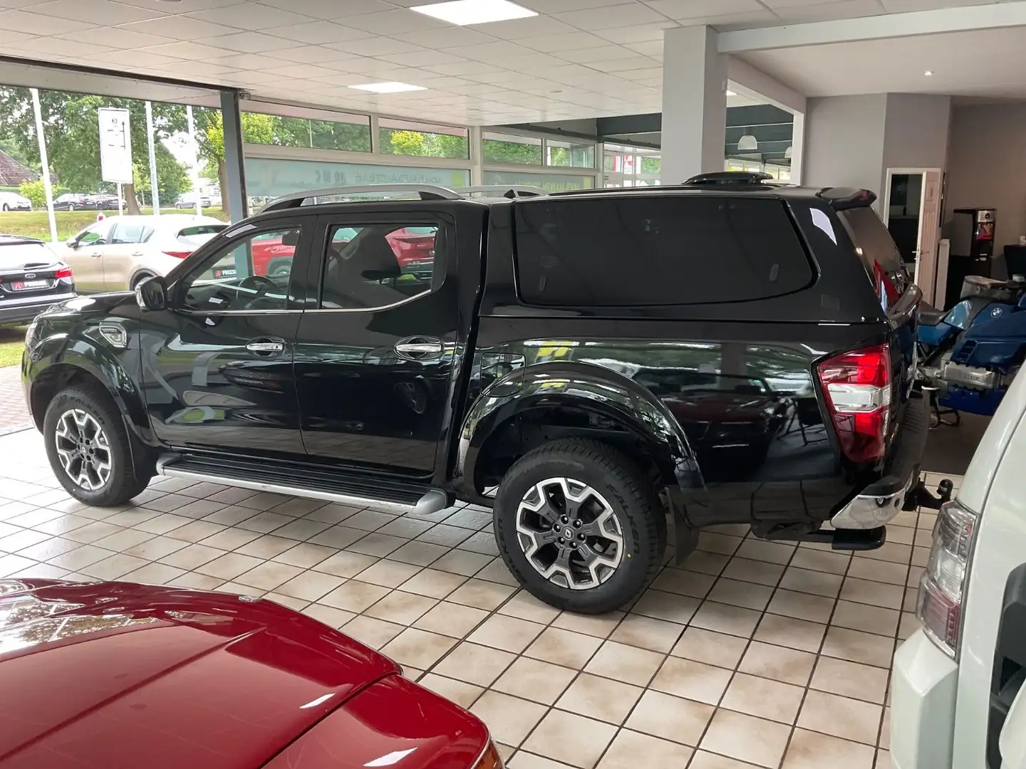 Renault Alaskan 2,3 dCi 190 Intens DC 4x4 Aut. Noir - 2