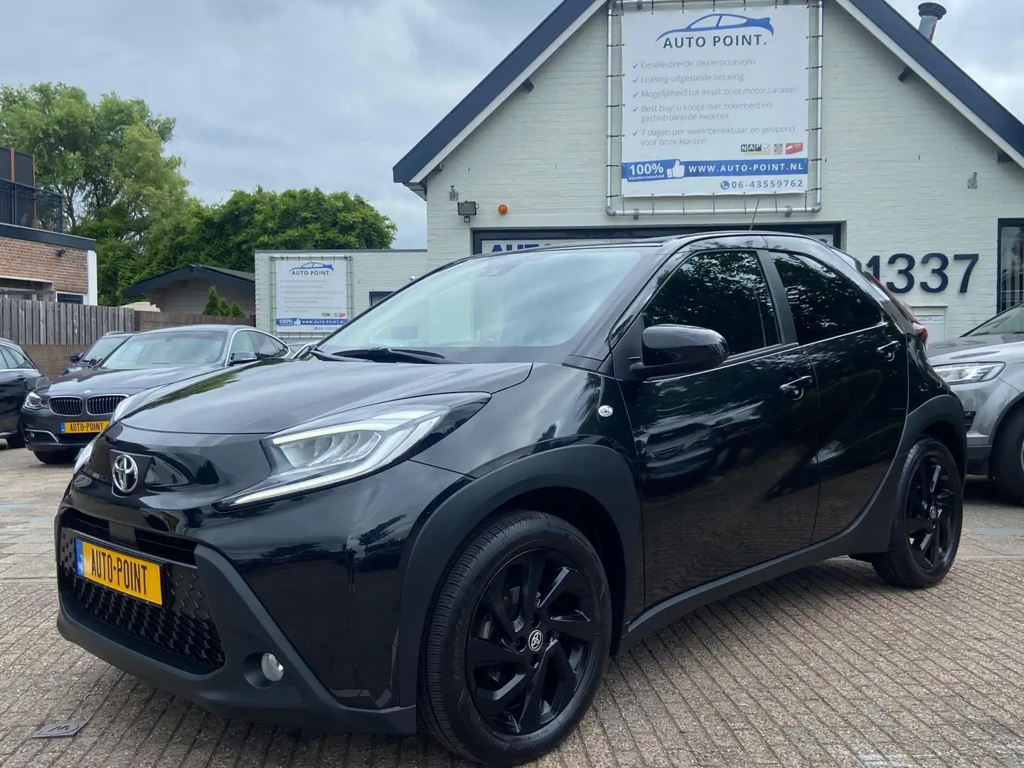 Toyota Aygo X 1.0 BLACKSTYLE/NAVI/CAMERA/LANE-ASSIST/9900KM! Nero - 1