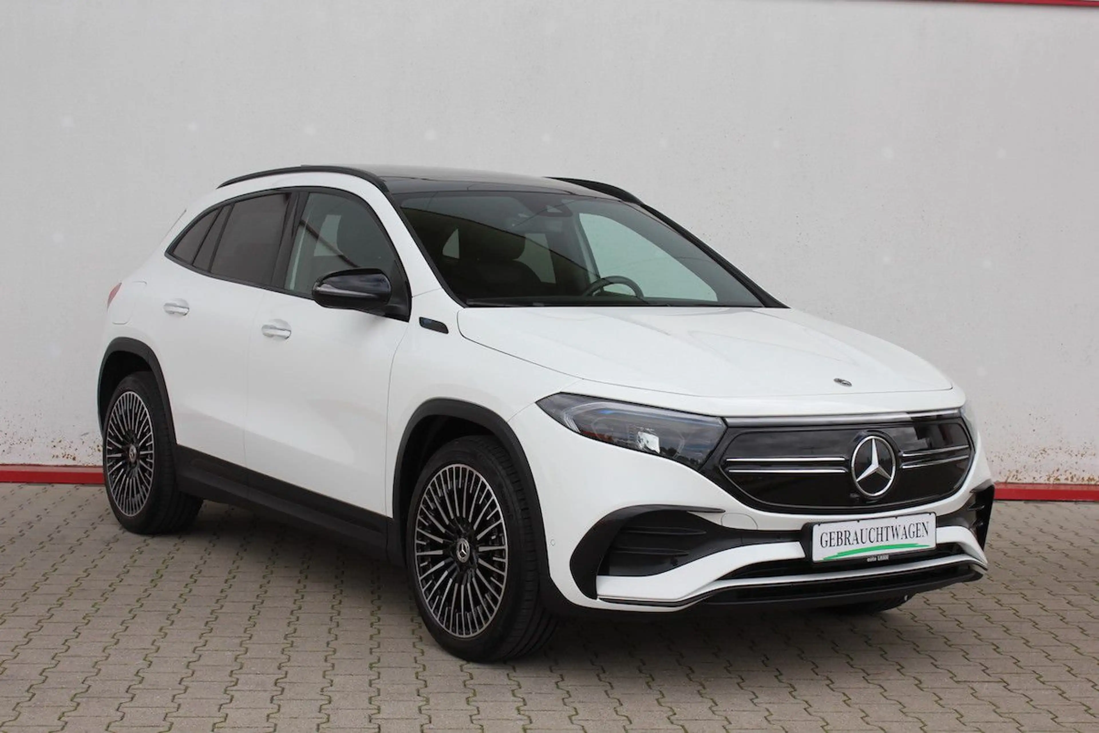 Mercedes-Benz EQA 300 4Matic AMG Line NIGHT PANO 23.399€ NETTO
