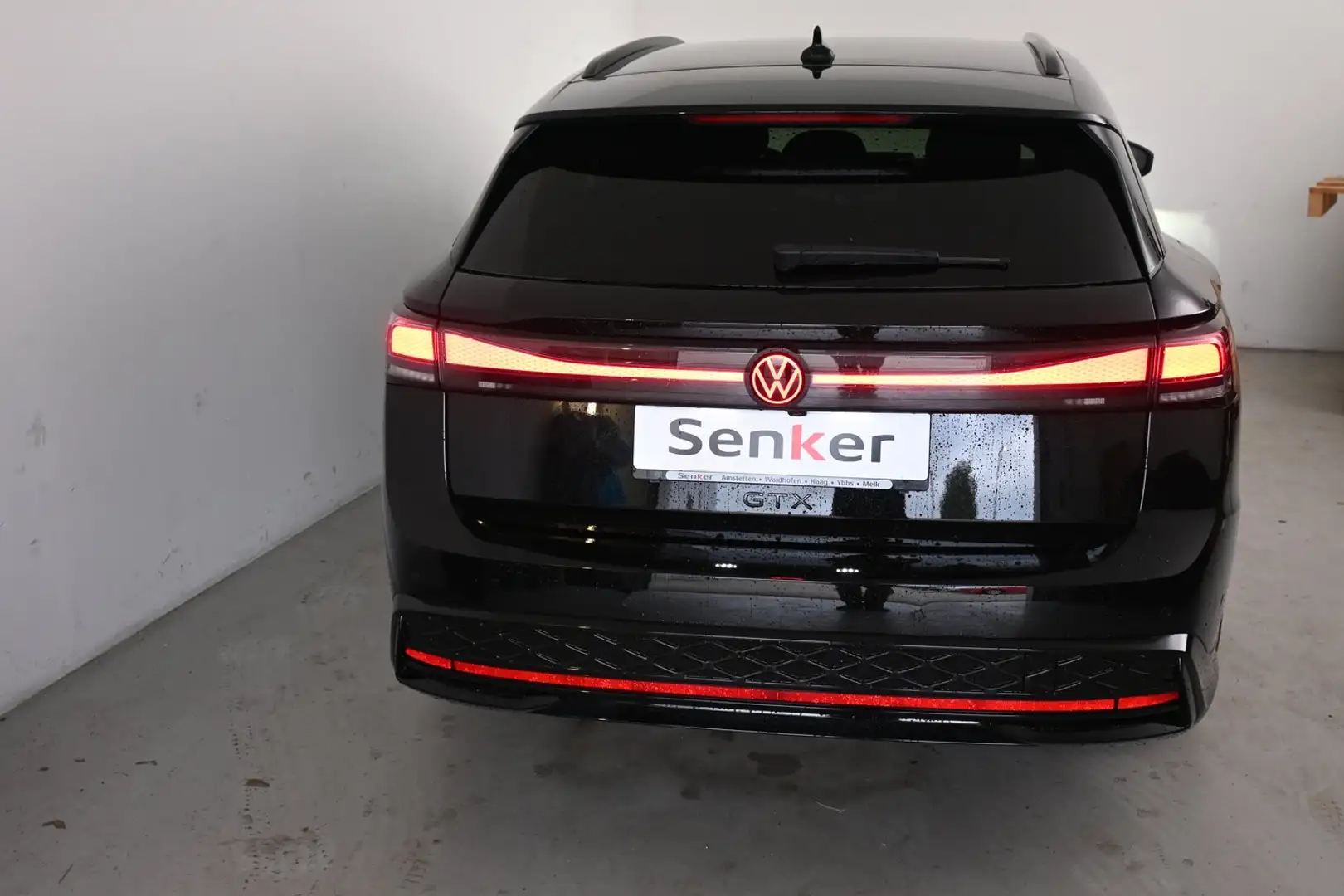 Volkswagen ID.7 Tourer GTX 4MOTION 250 kW Business Schwarz - 2