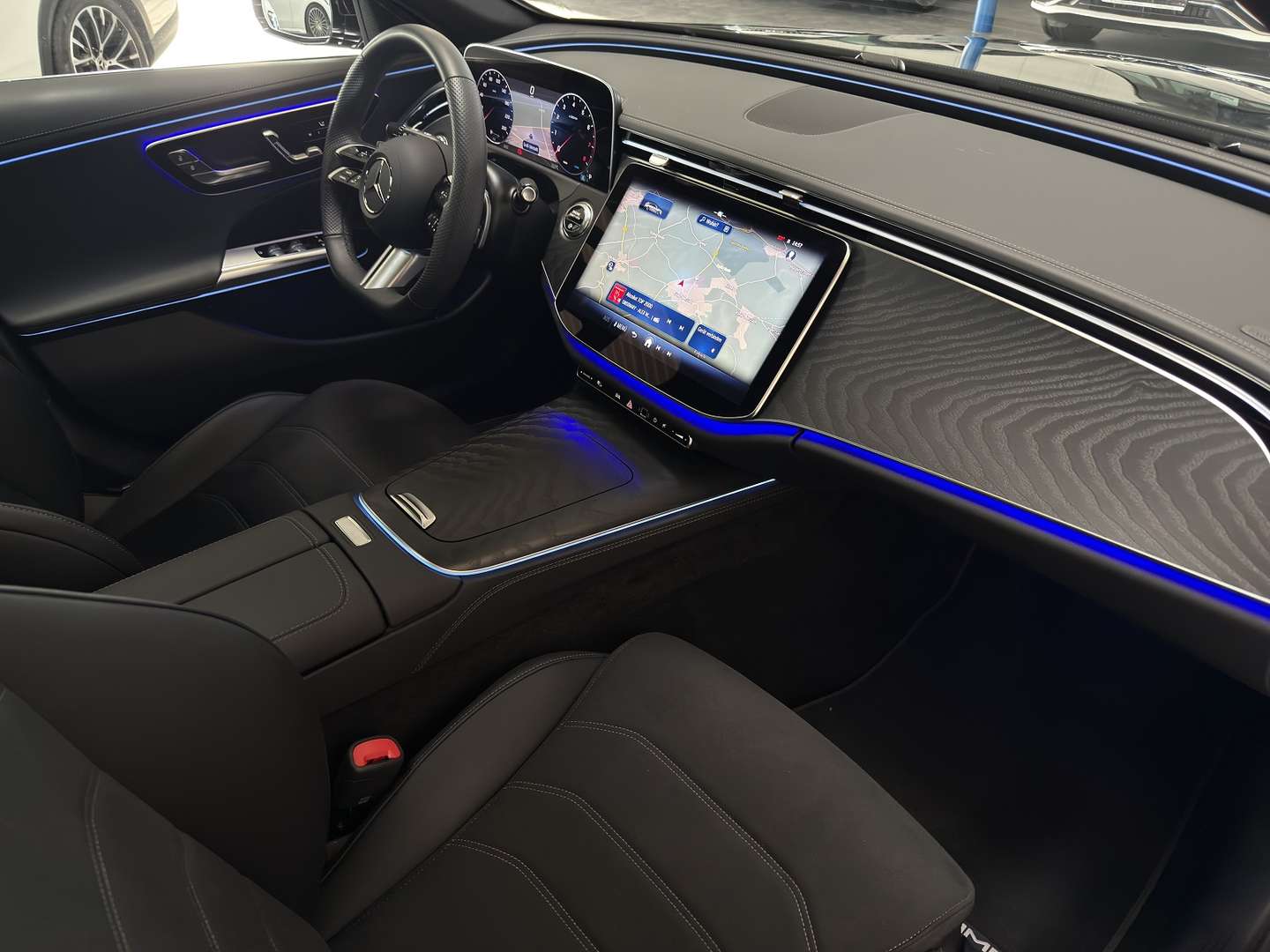 Mercedes Classe E 200 AMG Line -  - Joinsteer - #3