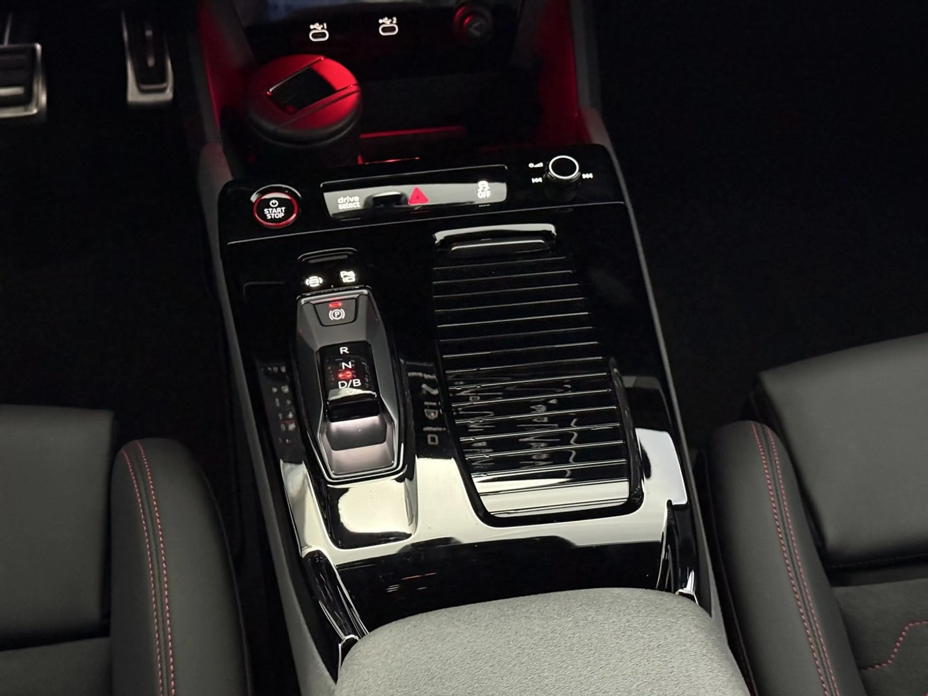 Audi S6 e-tron e-tron — photo 12