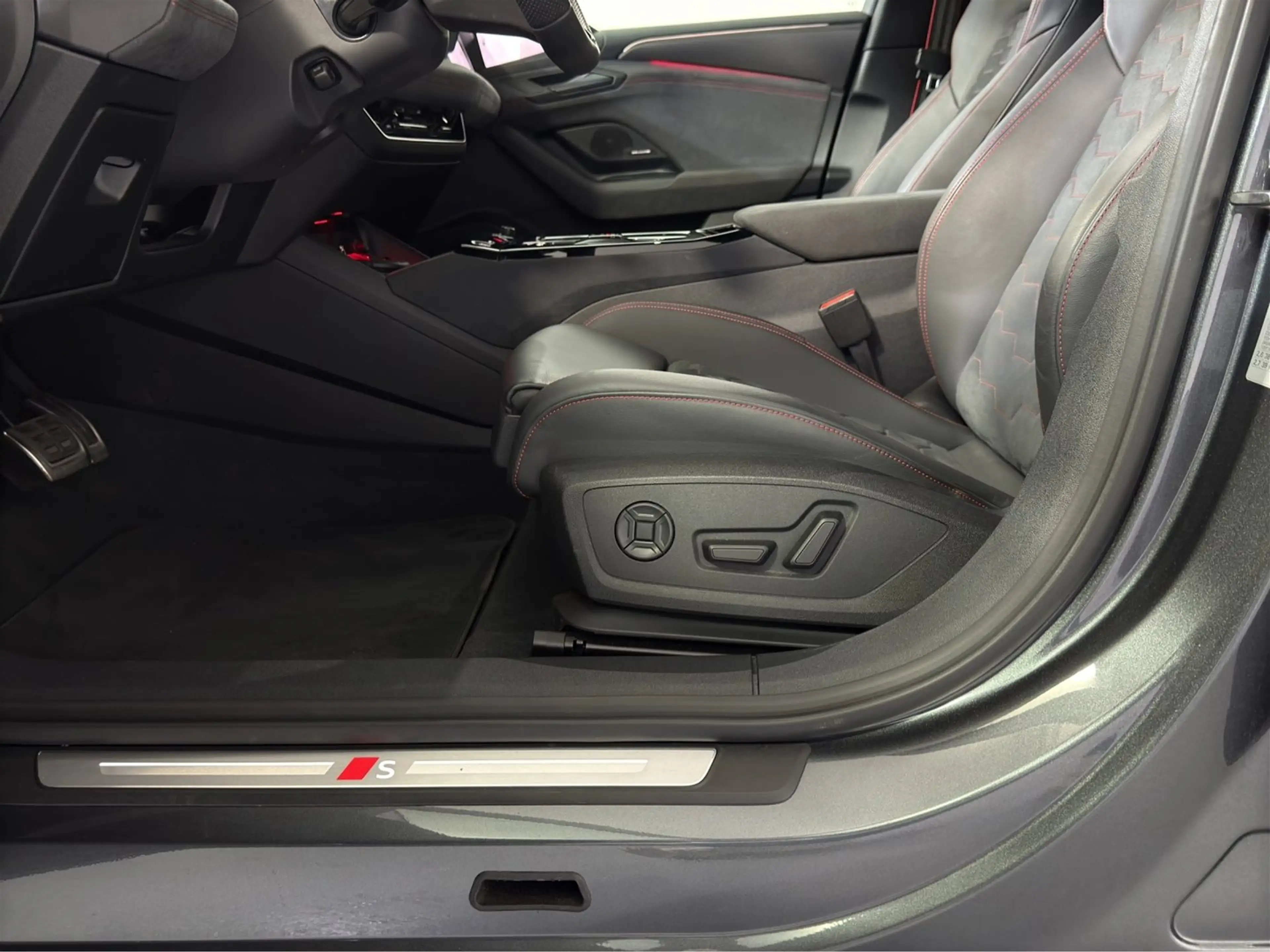 Audi S6 e-tron e-tron — photo 13